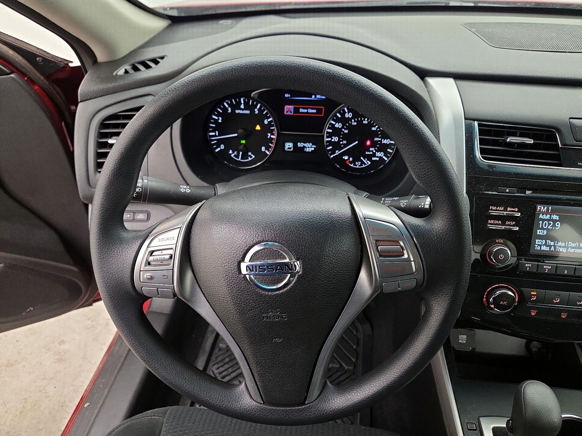 Thumbnail: 2015 Nissan Altima - 10