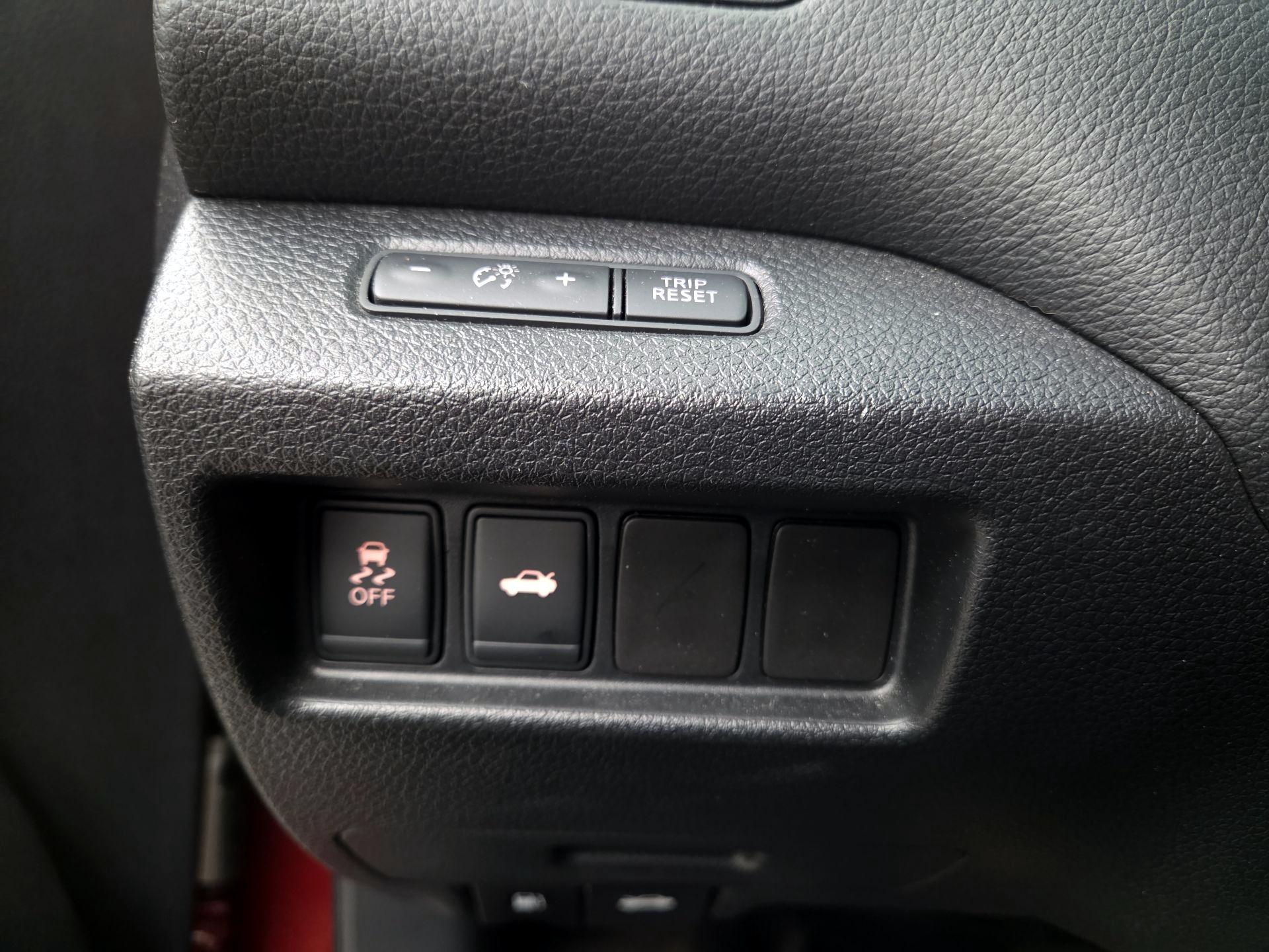 Thumbnail: 2015 Nissan Altima - 13