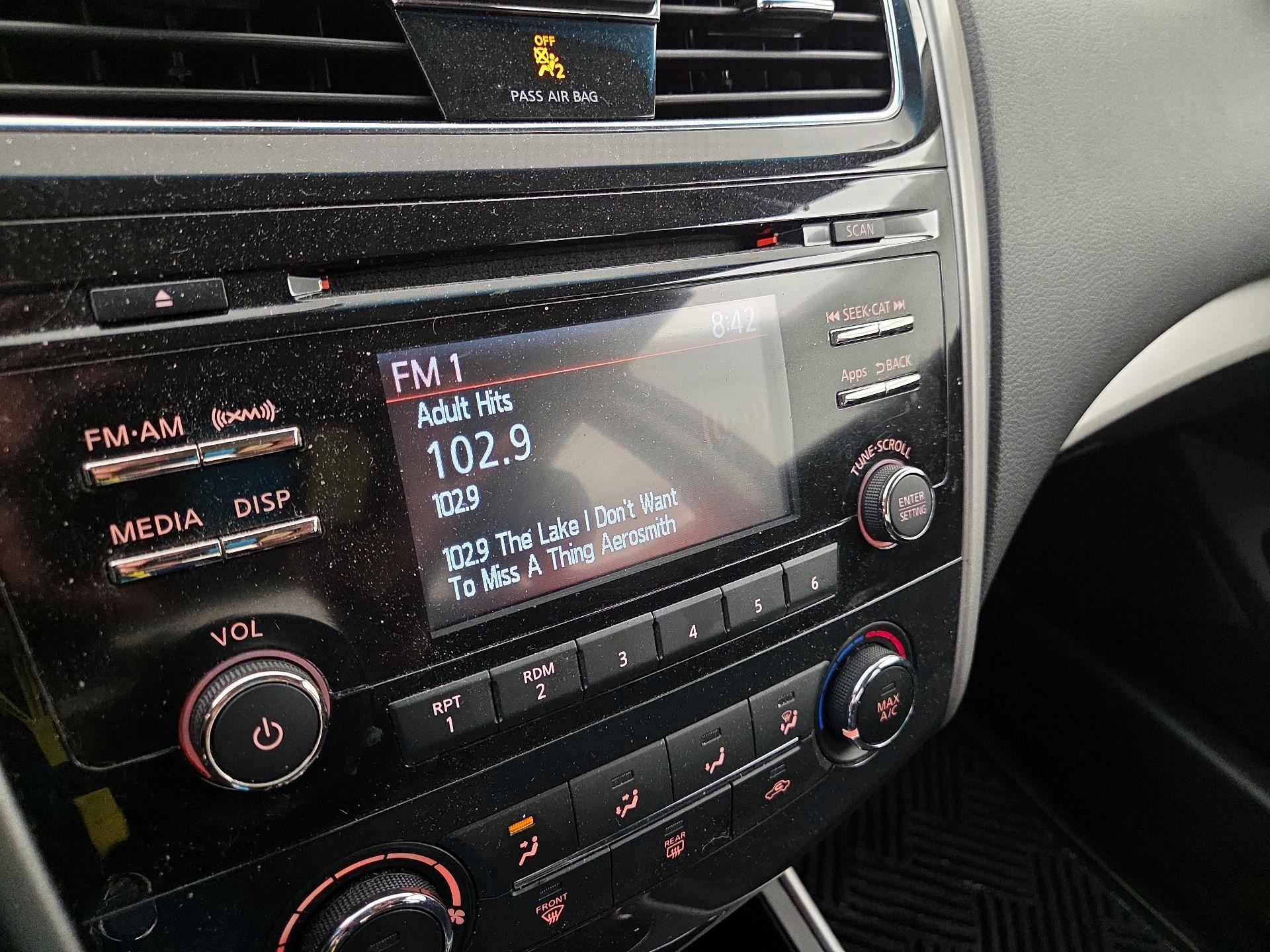 Thumbnail: 2015 Nissan Altima - 15