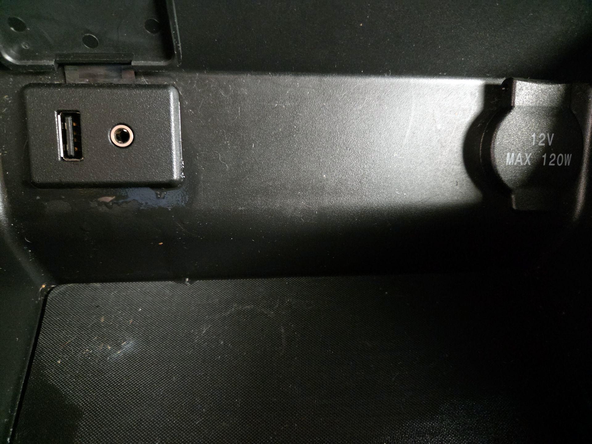 Thumbnail: 2015 Nissan Altima - 18