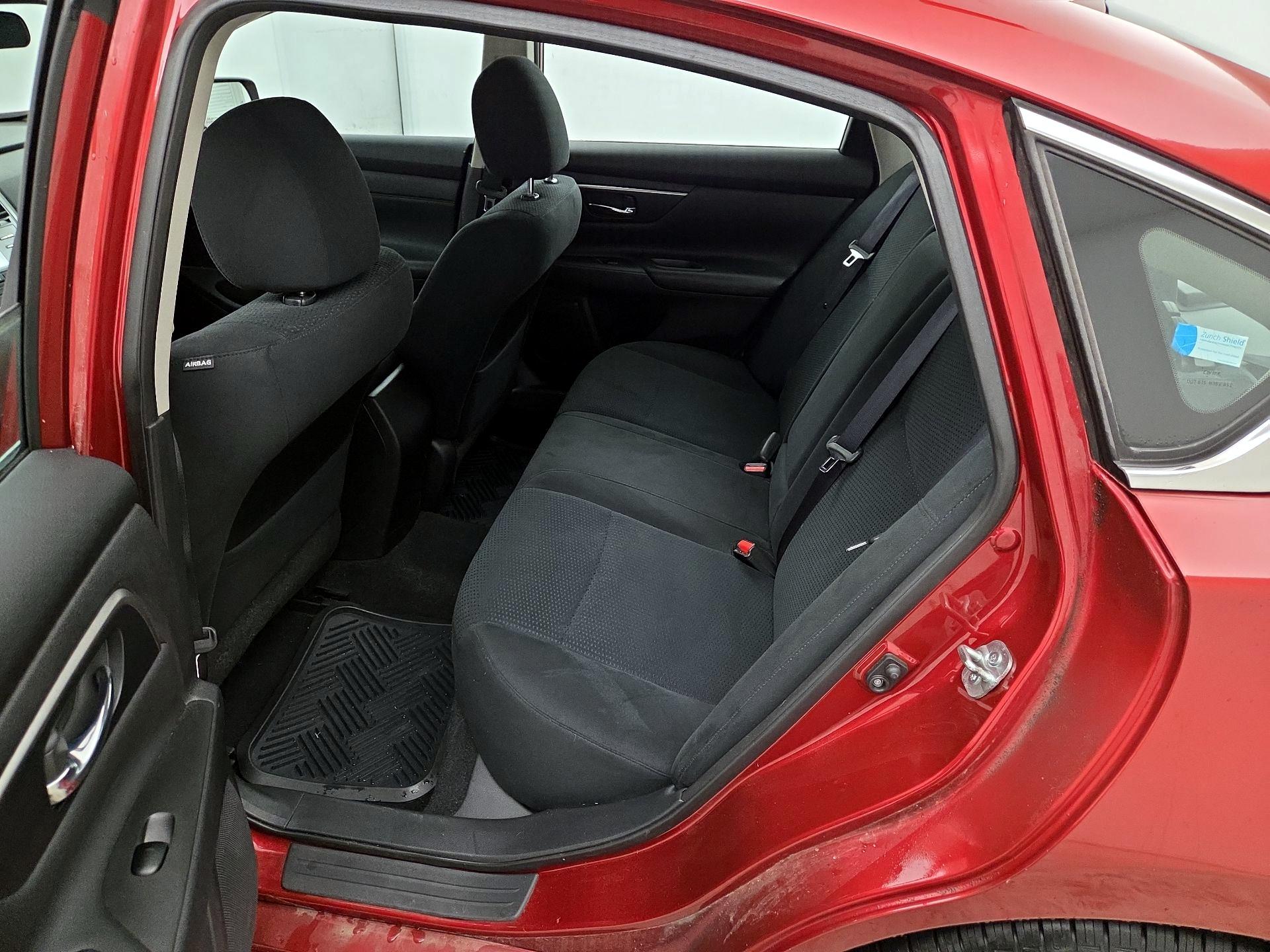 Thumbnail: 2015 Nissan Altima - 19