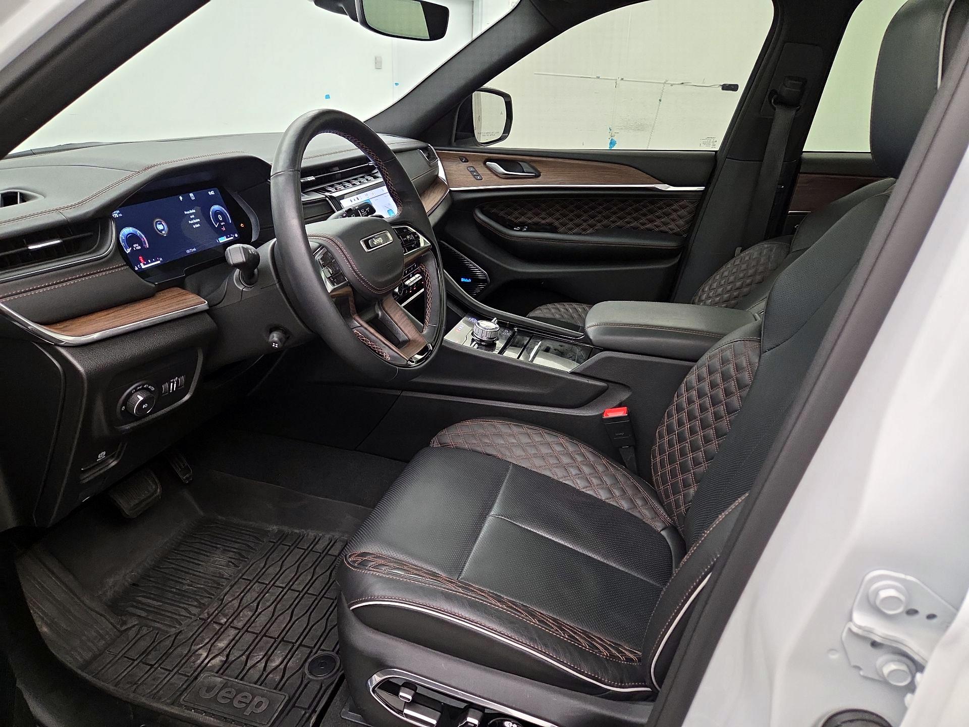 Thumbnail: 2023 Jeep Grand Cherokee L - 11