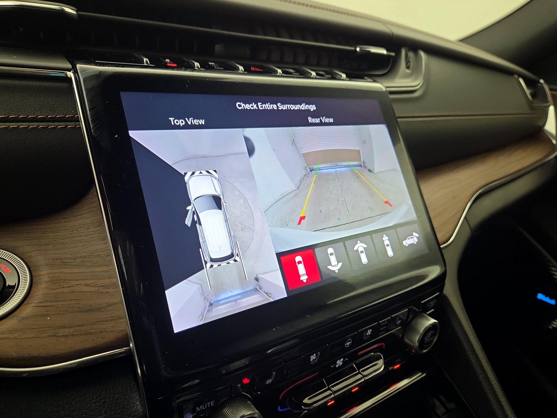 Thumbnail: 2023 Jeep Grand Cherokee L - 14