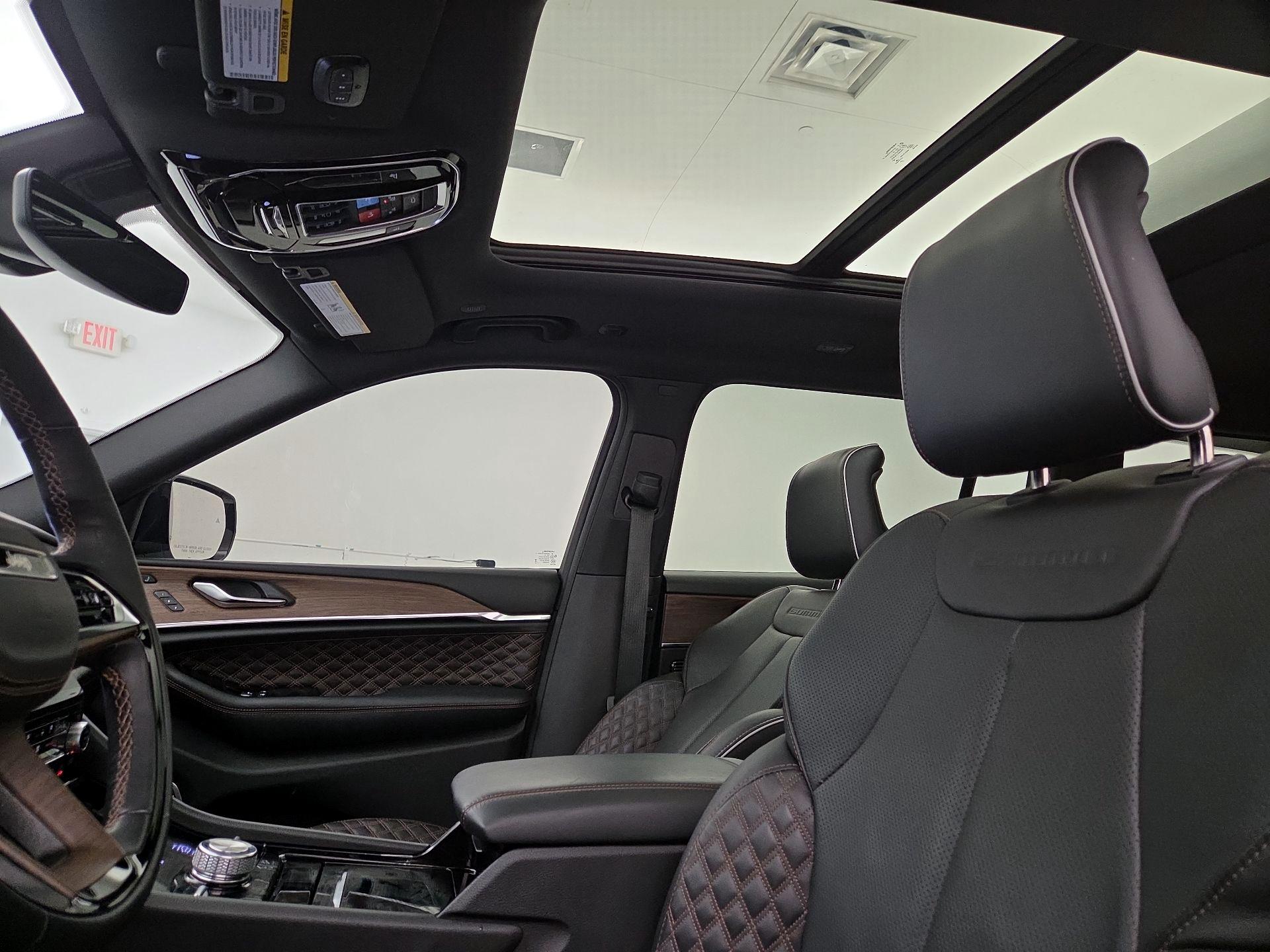 Thumbnail: 2023 Jeep Grand Cherokee L - 19