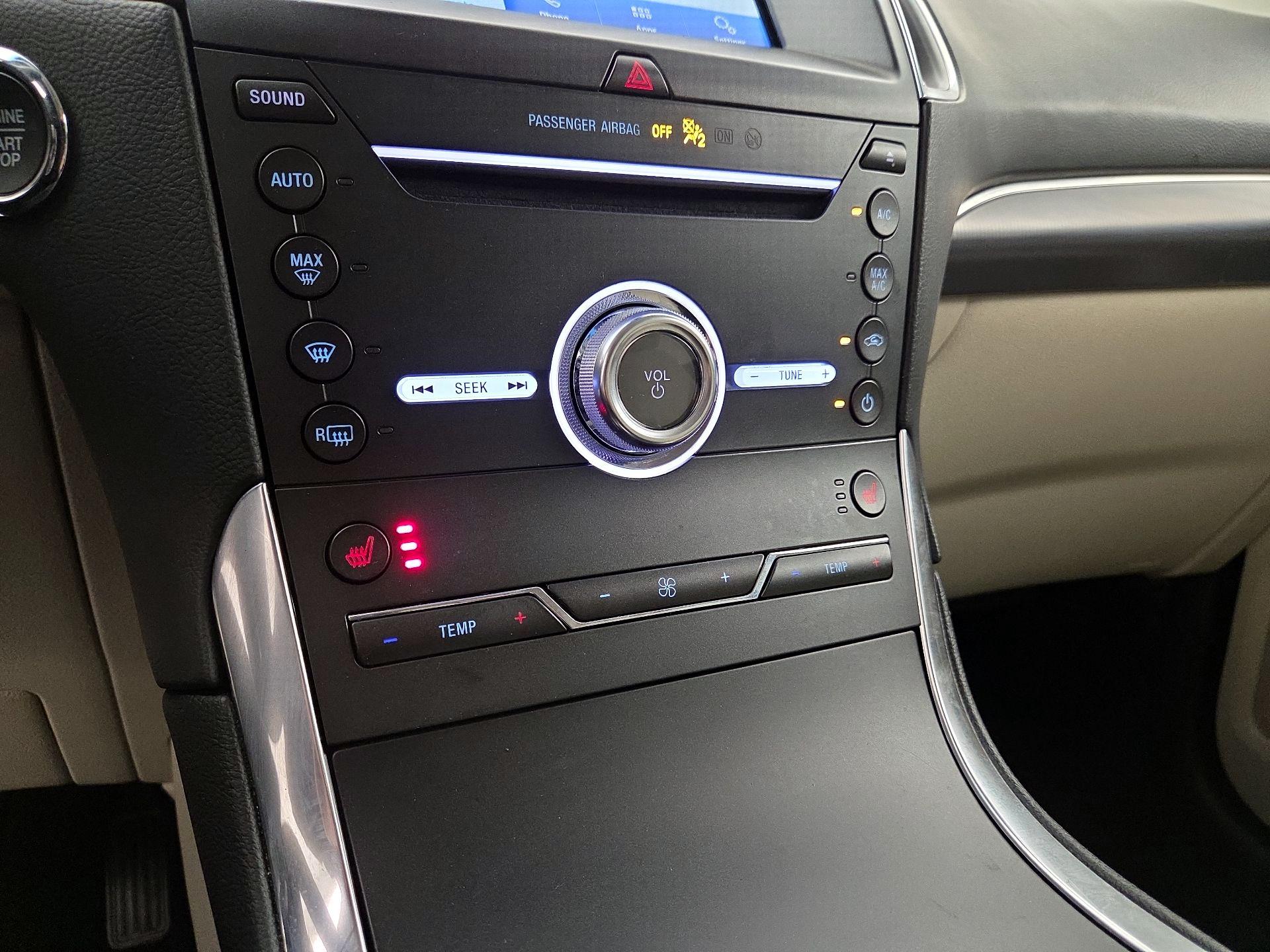 Thumbnail: 2019 Ford Edge - 16