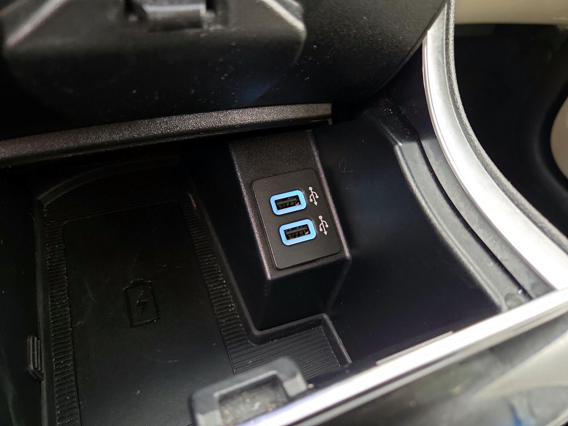 Thumbnail: 2019 Ford Edge - 18