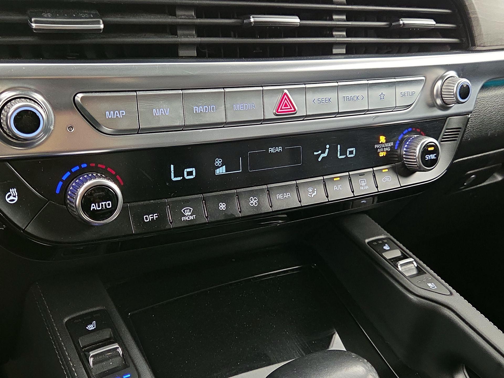 Thumbnail: 2020 Kia Telluride - 17