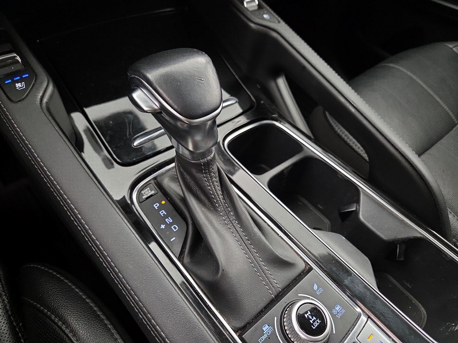 Thumbnail: 2020 Kia Telluride - 18