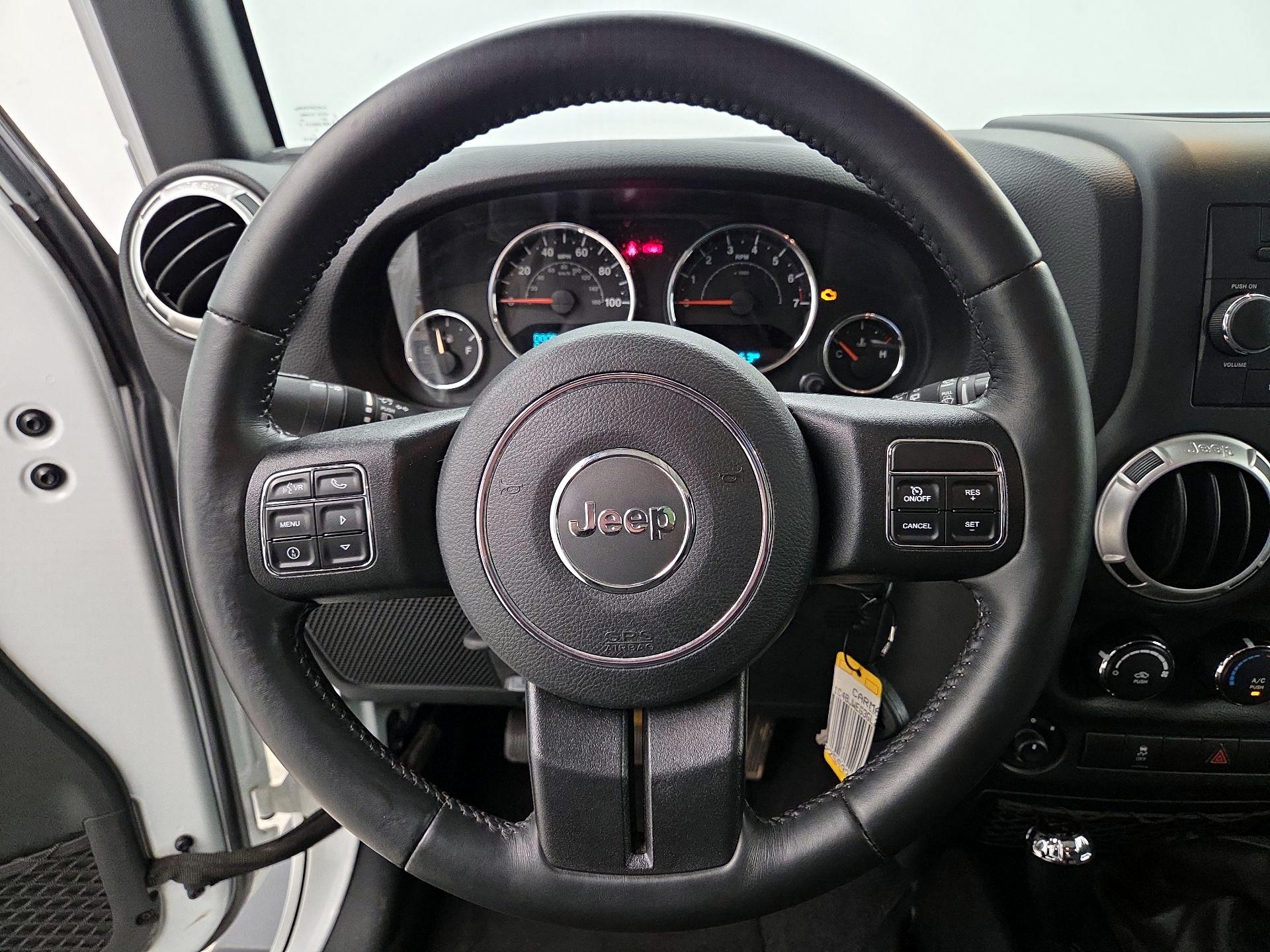 Thumbnail: 2016 Jeep Wrangler - 10