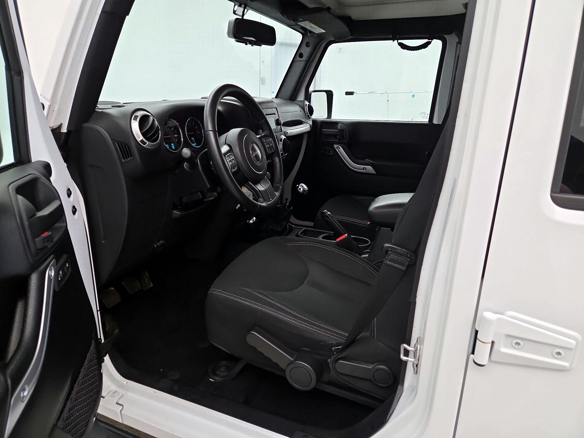 Thumbnail: 2016 Jeep Wrangler - 11