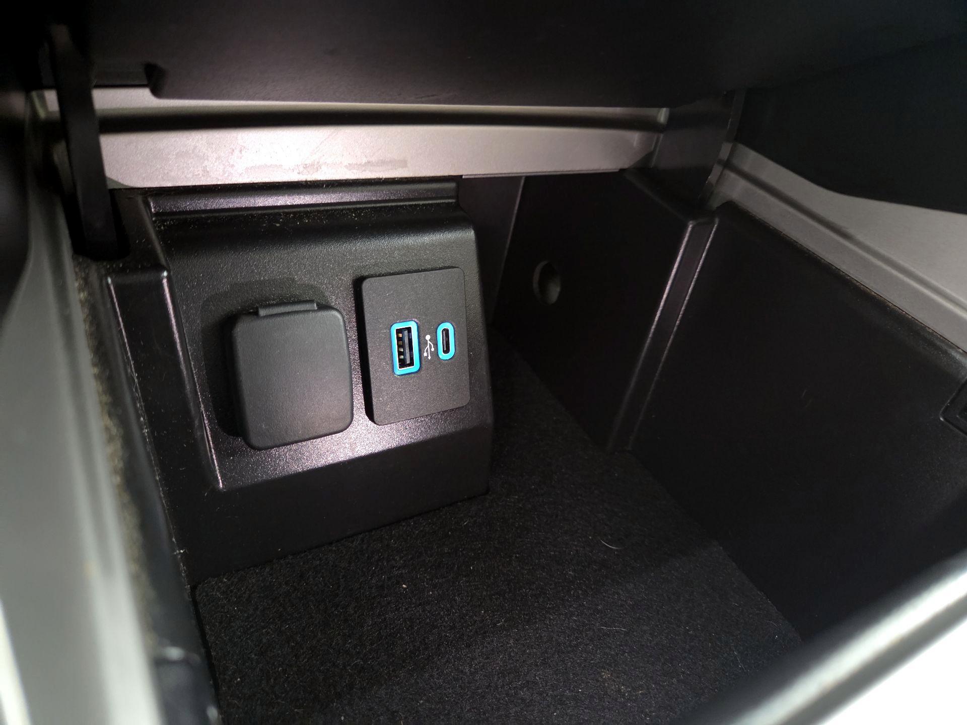 Thumbnail: 2022 Ford Explorer - 19