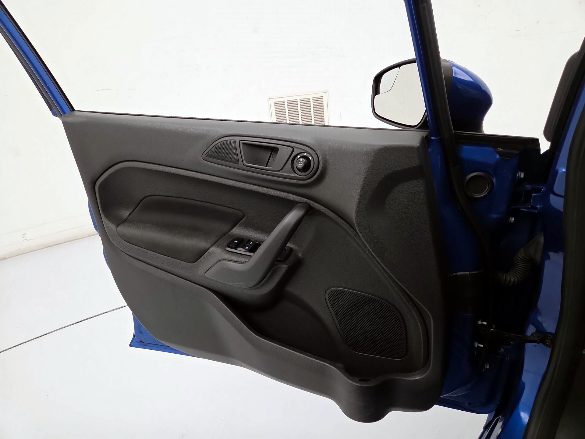 Thumbnail: 2019 Ford Fiesta - 12