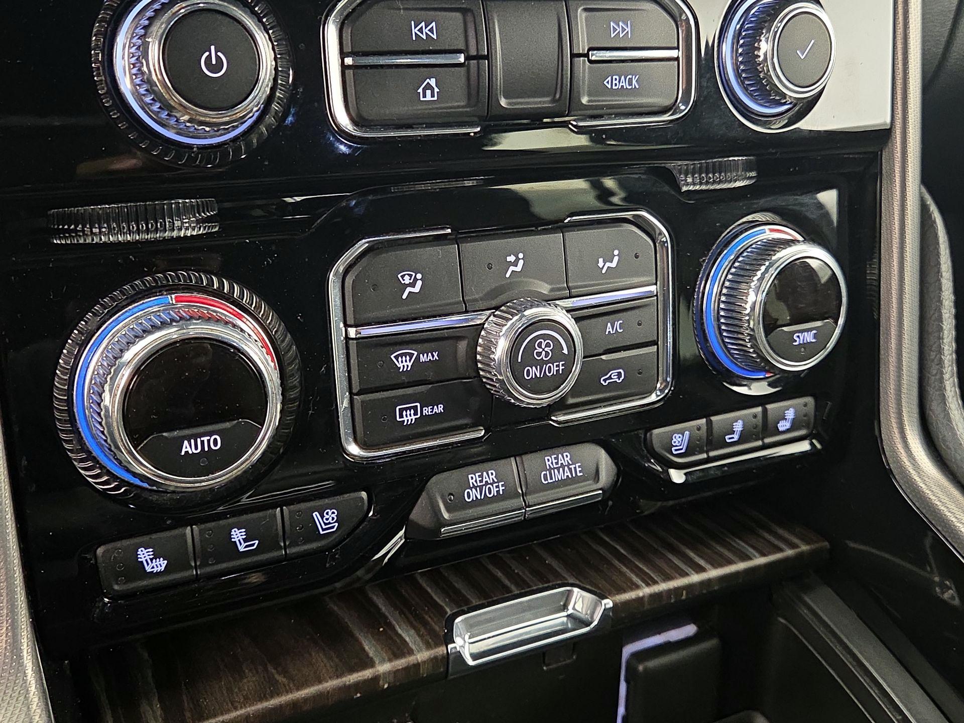 Thumbnail: 2021 GMC Yukon - 17