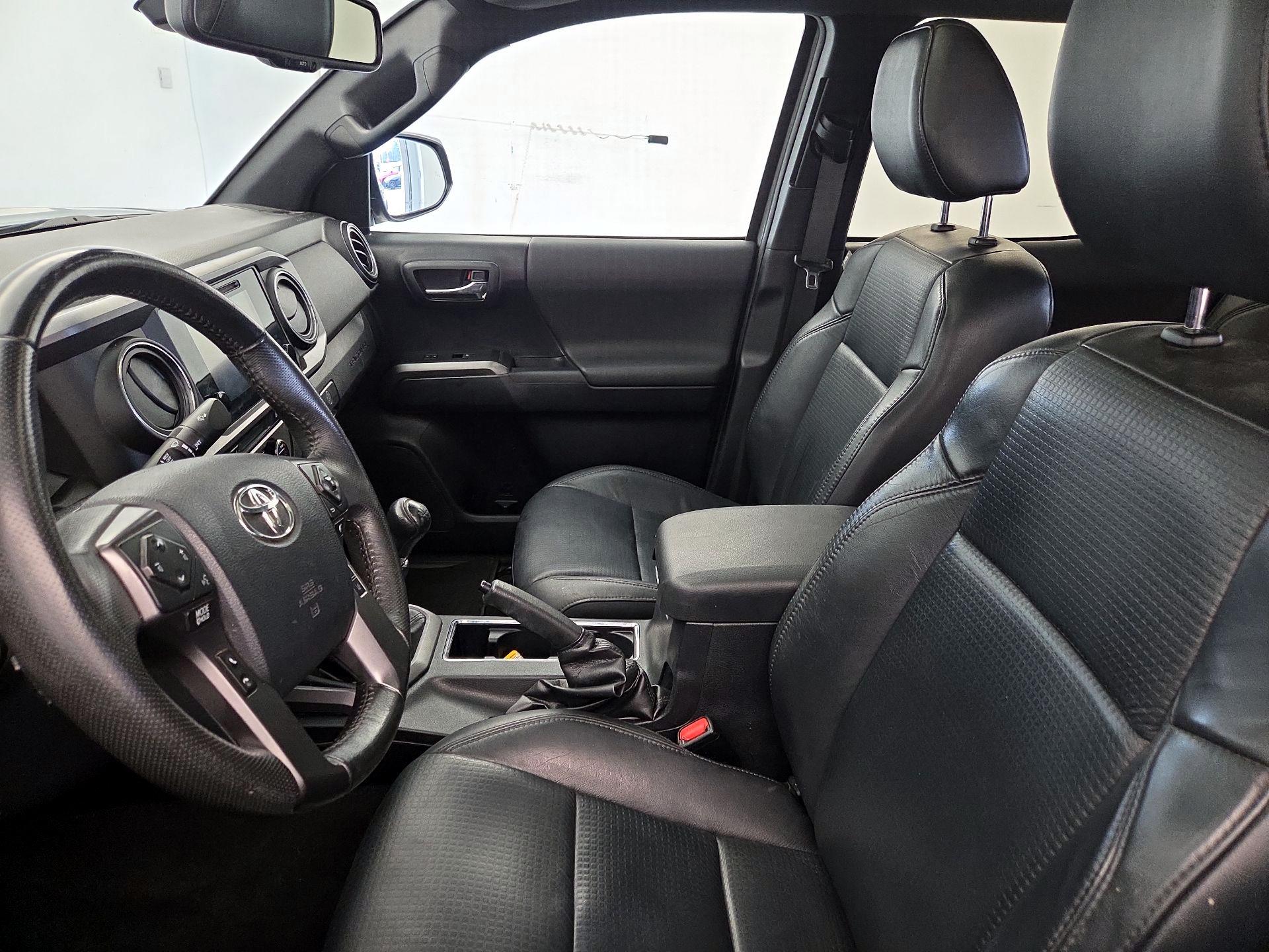 Thumbnail: 2019 Toyota Tacoma - 11