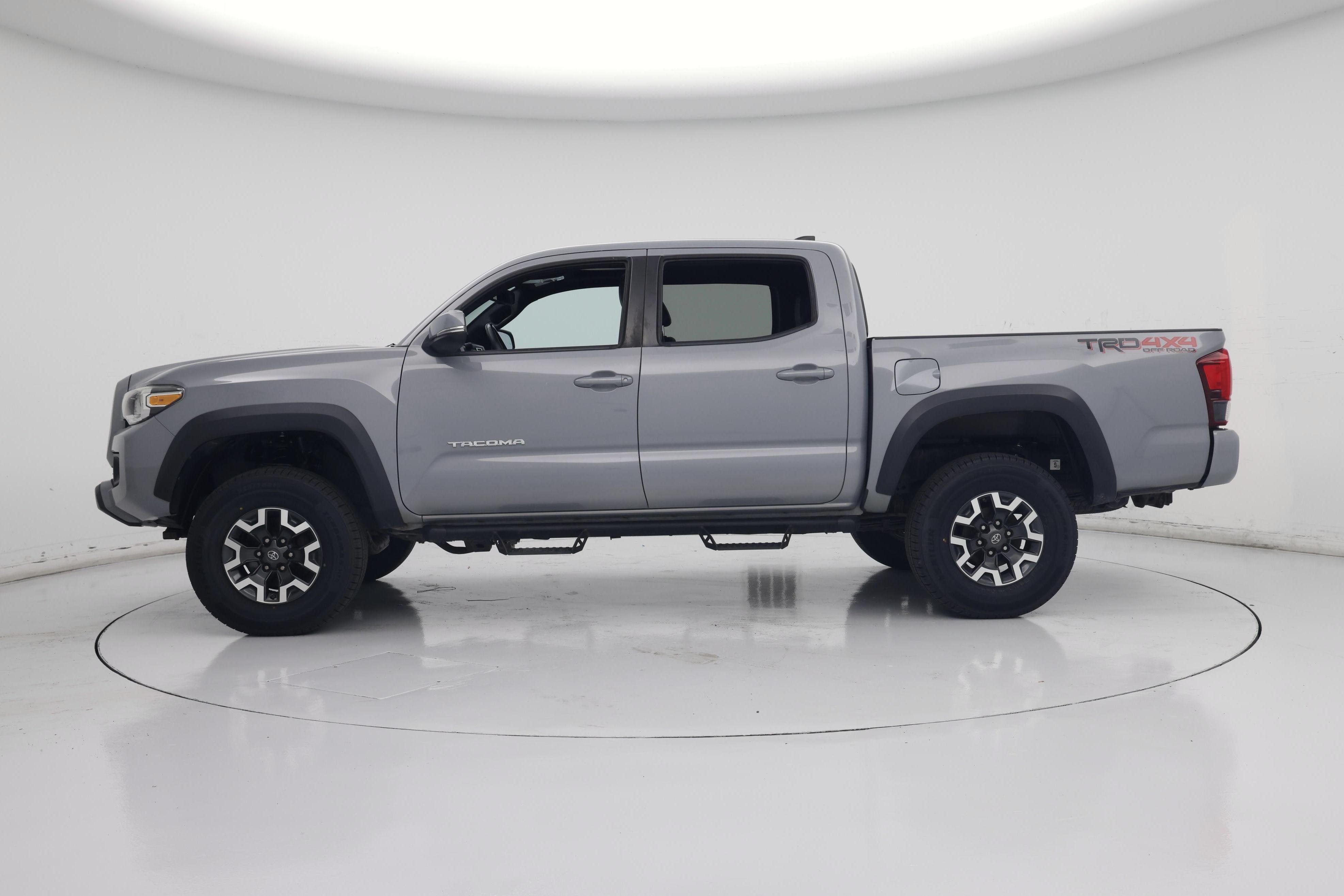 Thumbnail: 2019 Toyota Tacoma - 3