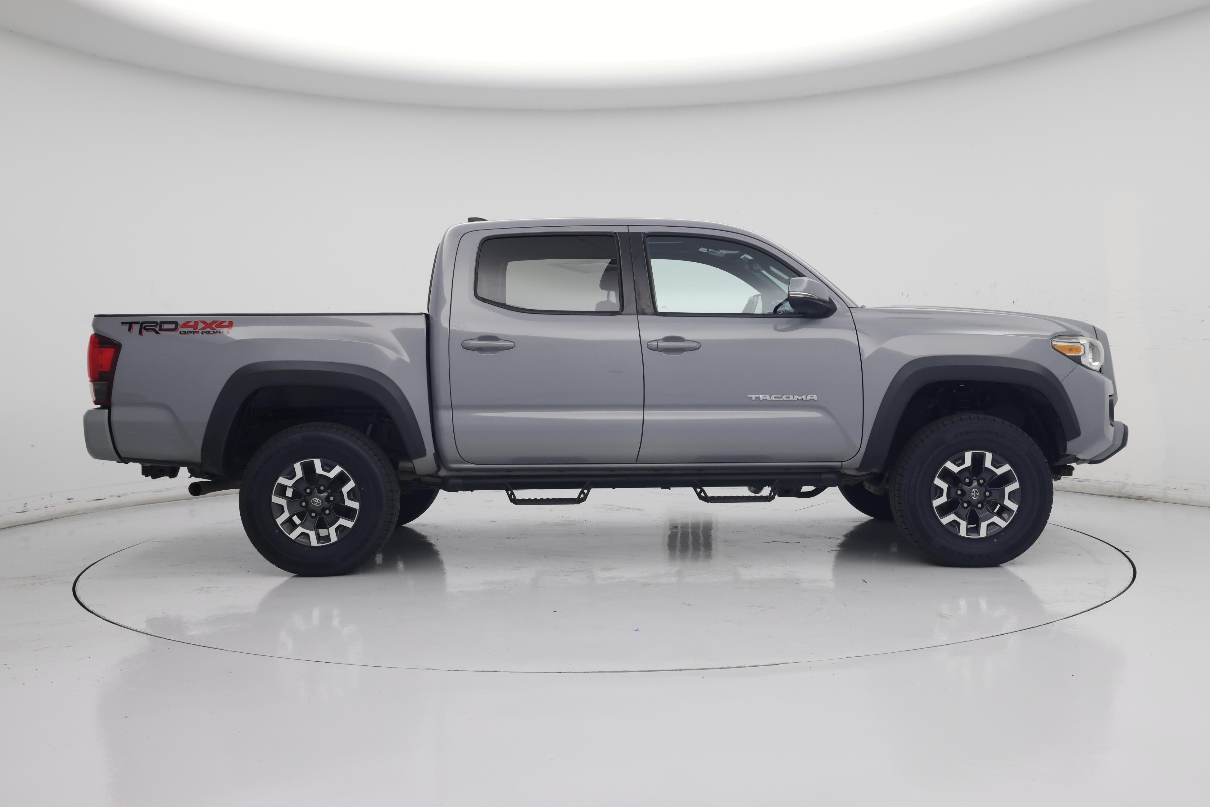 Thumbnail: 2019 Toyota Tacoma - 7