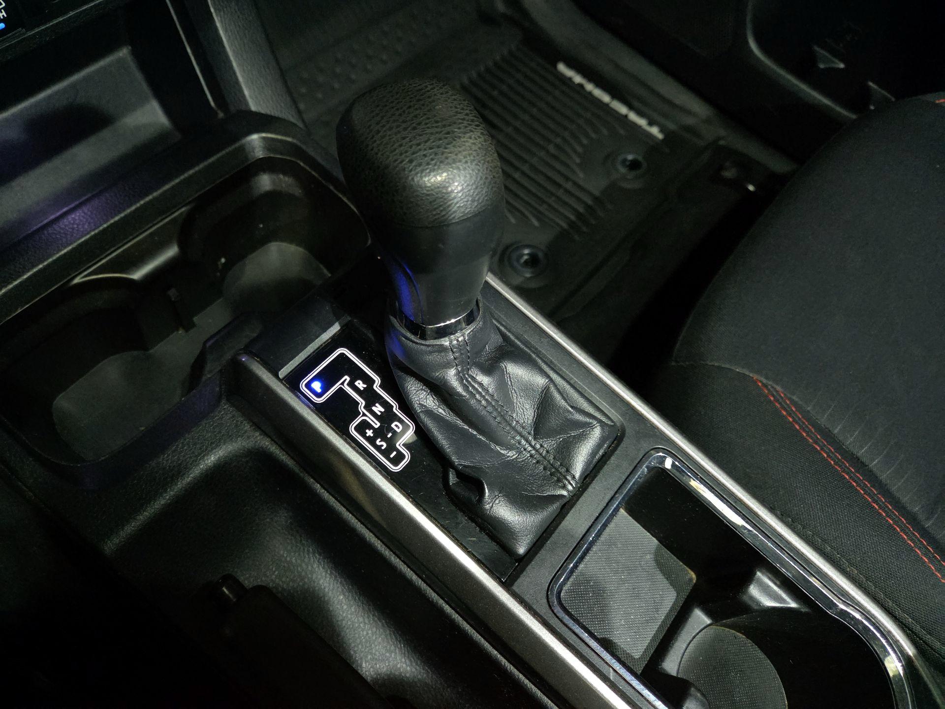 Thumbnail: 2018 Toyota Tacoma - 15