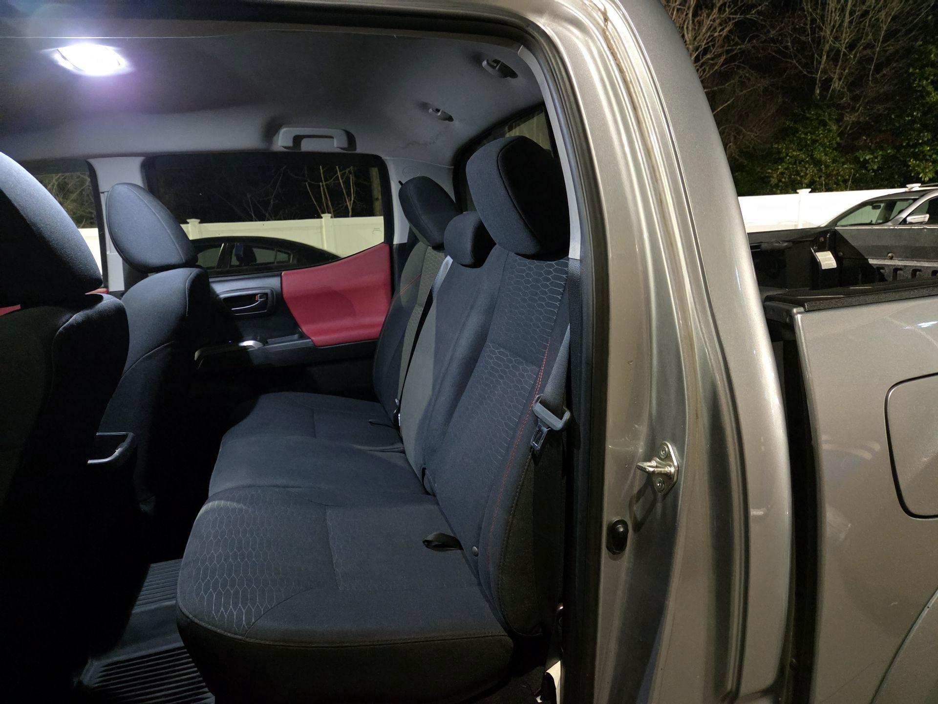 Thumbnail: 2018 Toyota Tacoma - 17