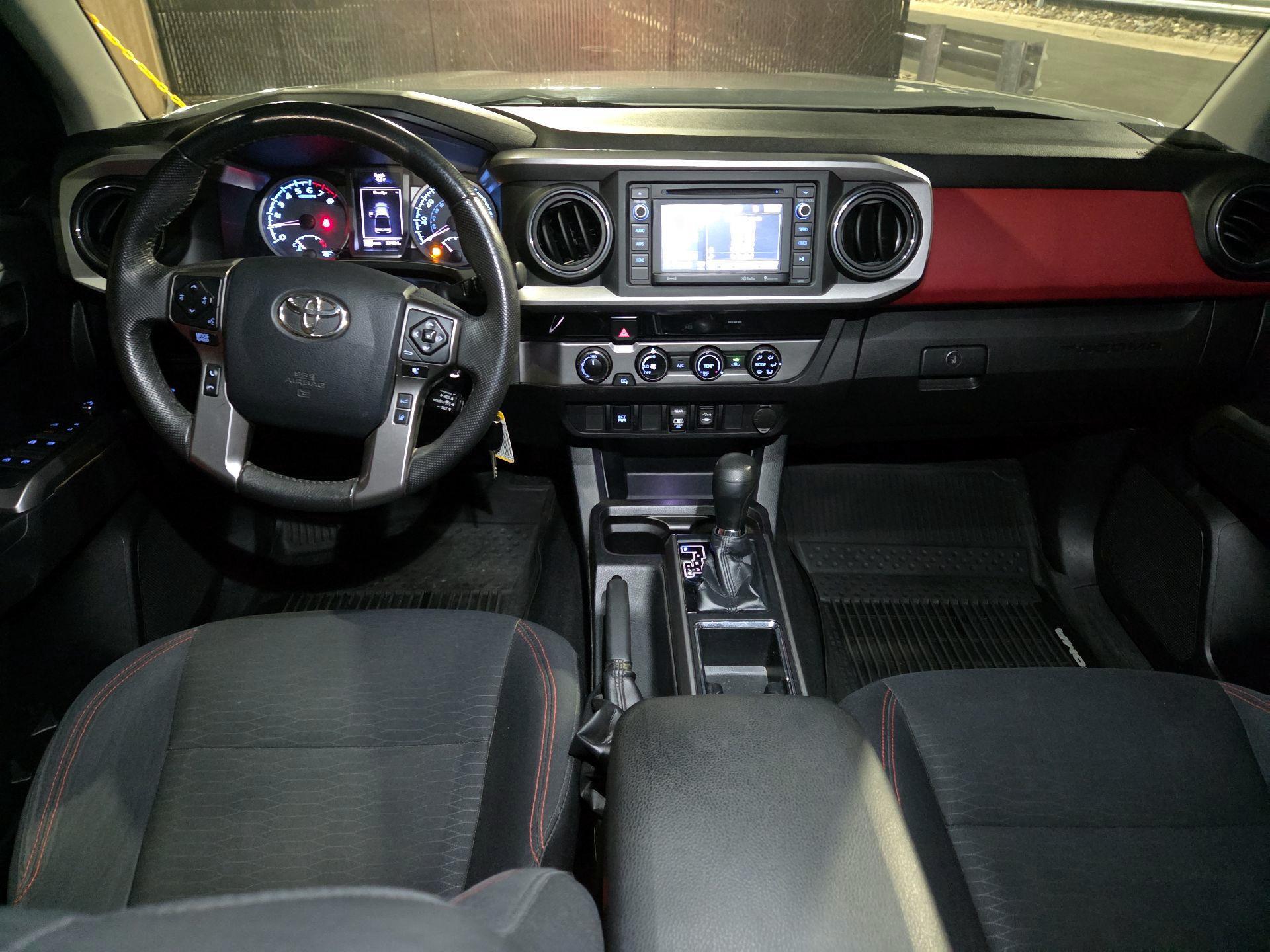 Thumbnail: 2018 Toyota Tacoma - 8