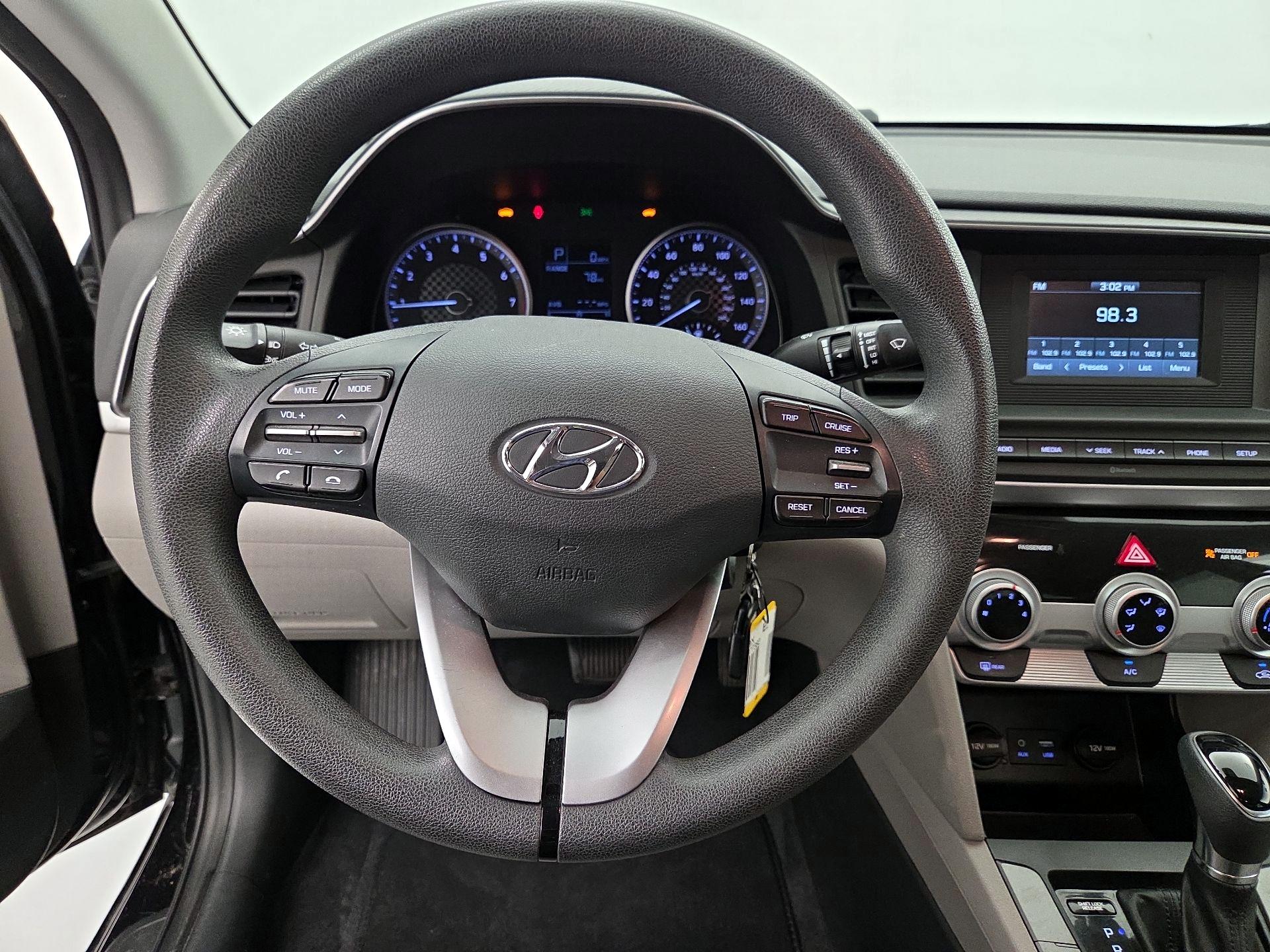 Thumbnail: 2019 Hyundai Elantra - 10