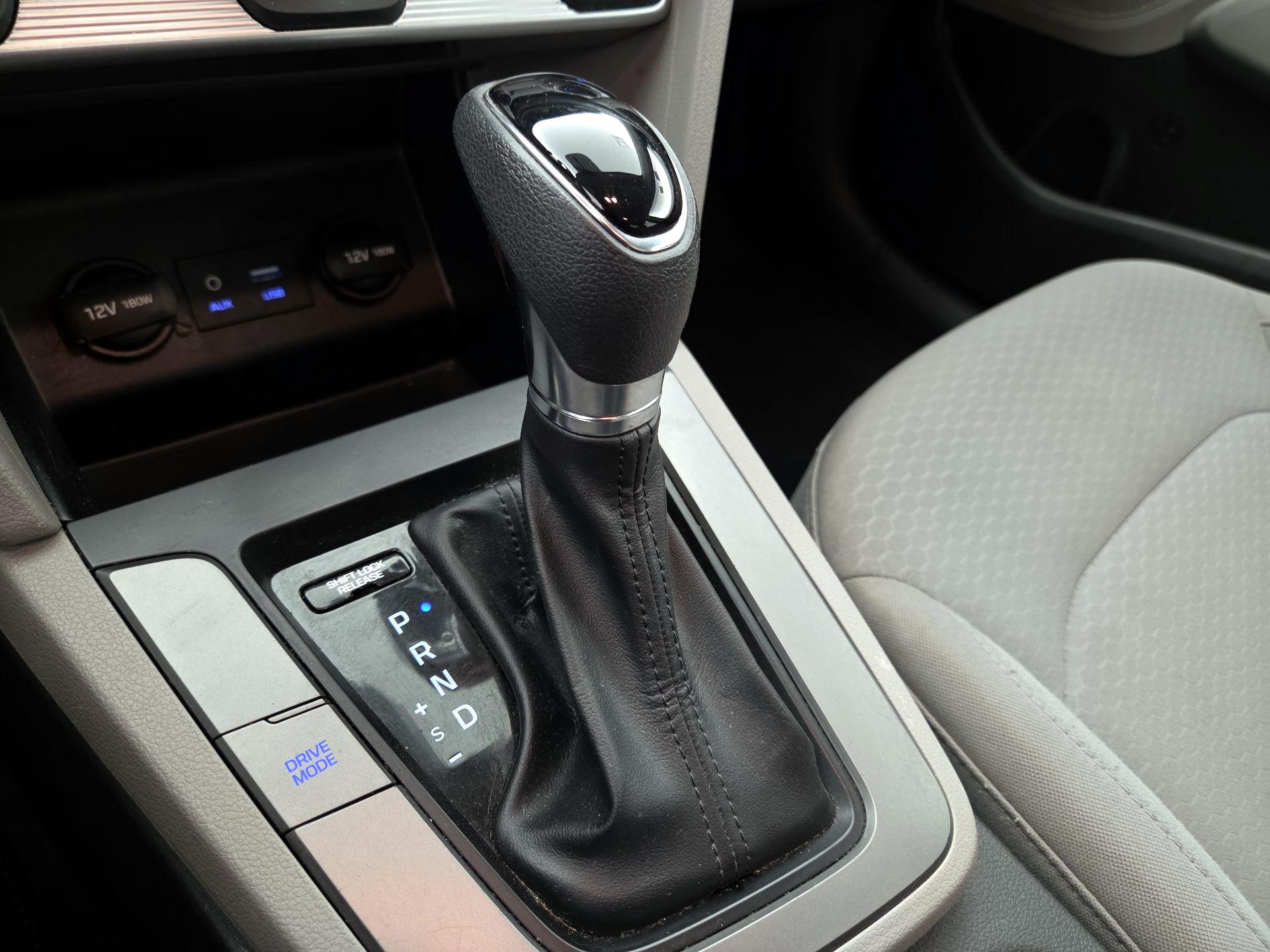 Thumbnail: 2019 Hyundai Elantra - 17