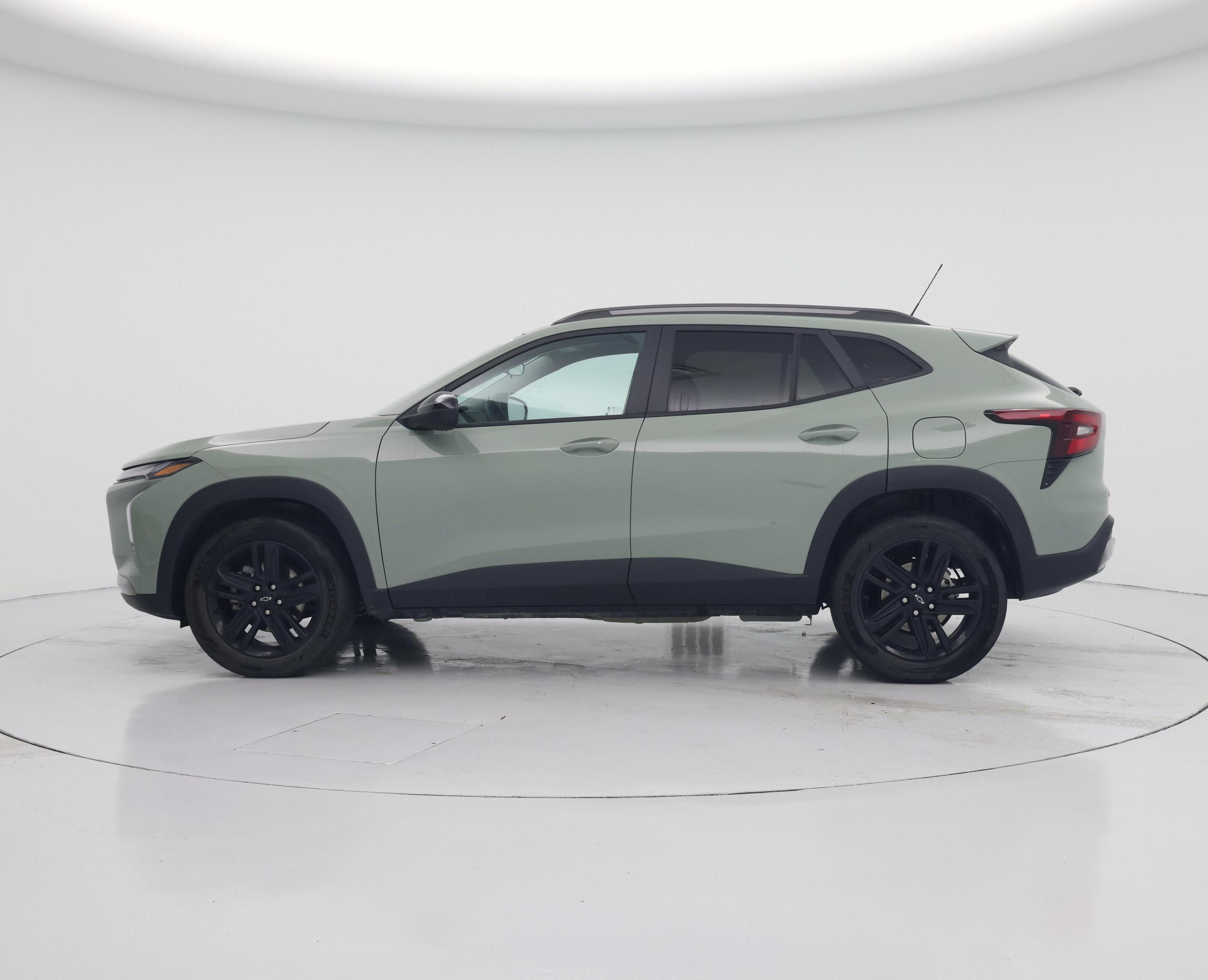 Thumbnail: 2025 Chevrolet Trax - 3