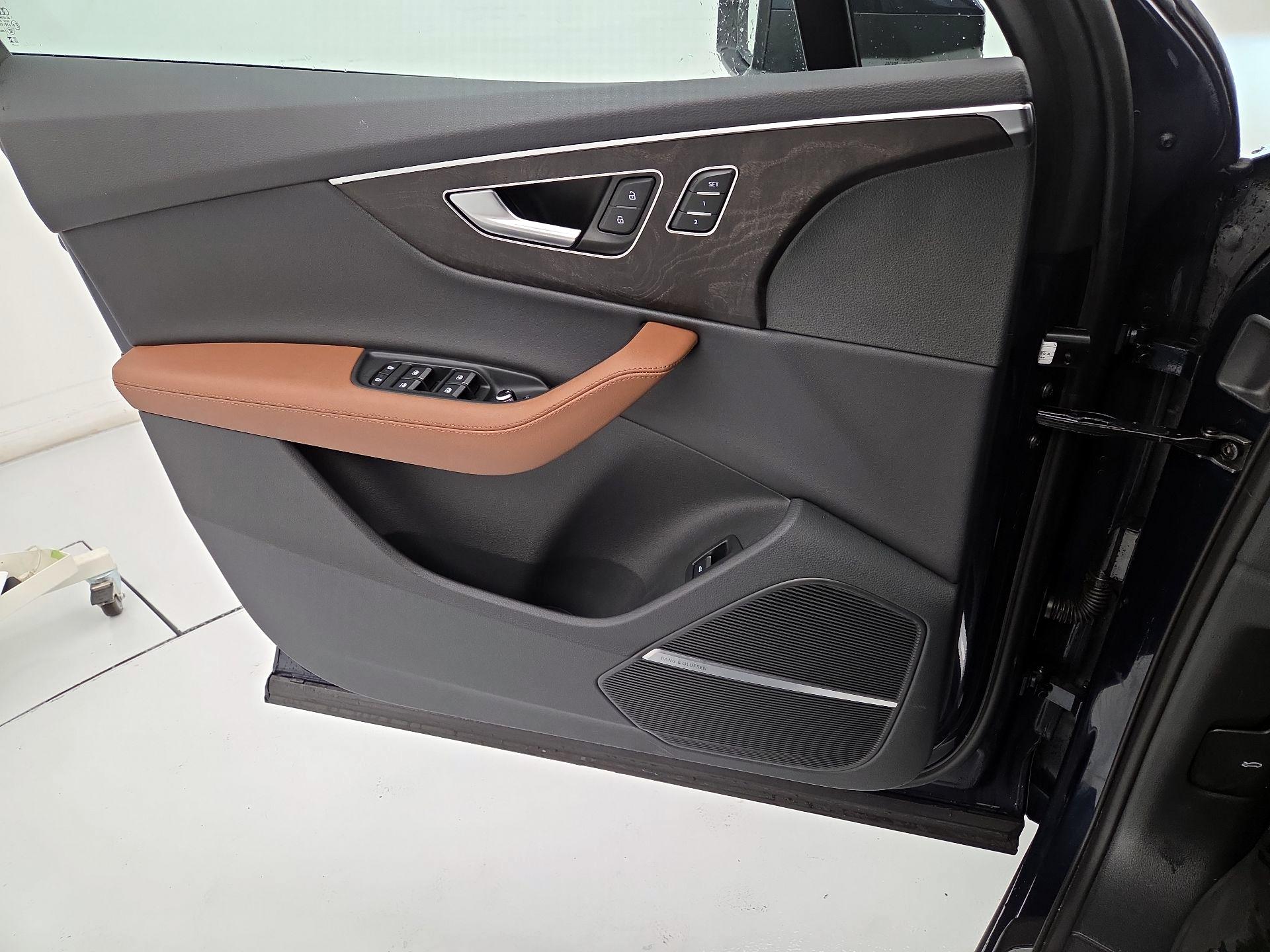 Thumbnail: 2023 Audi Q7 - 12