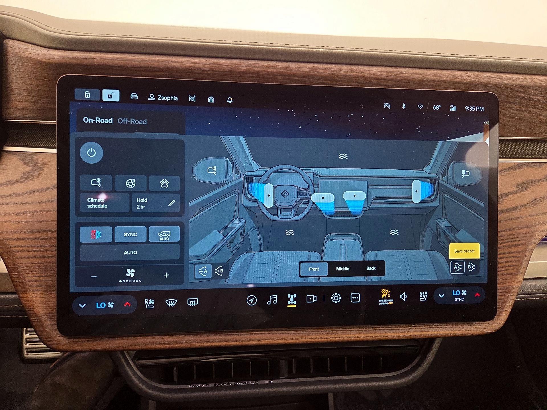 Thumbnail: 2023 Rivian R1S - 15