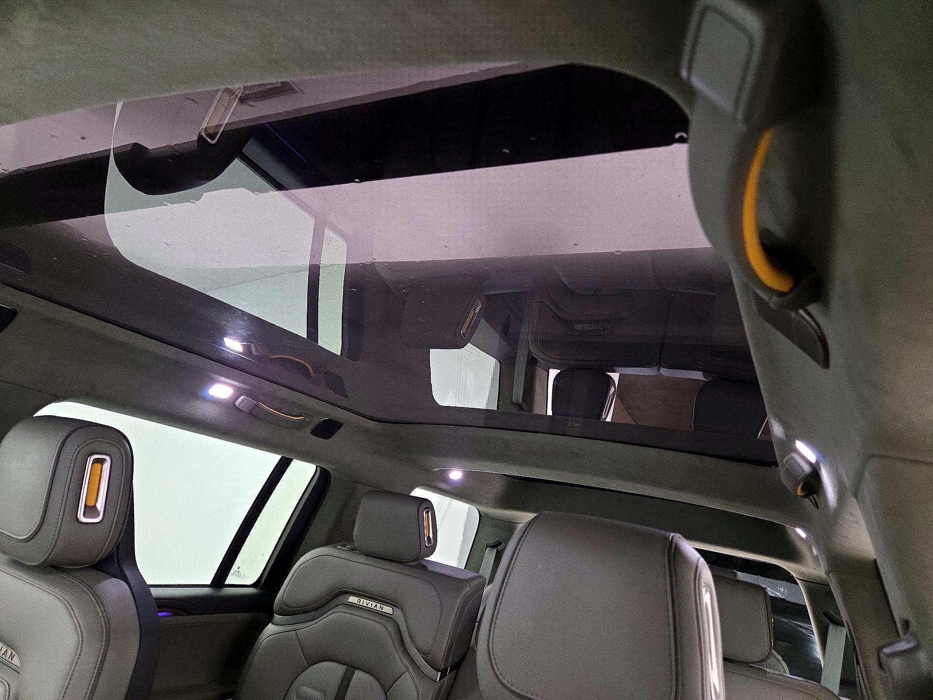 Thumbnail: 2023 Rivian R1S - 17