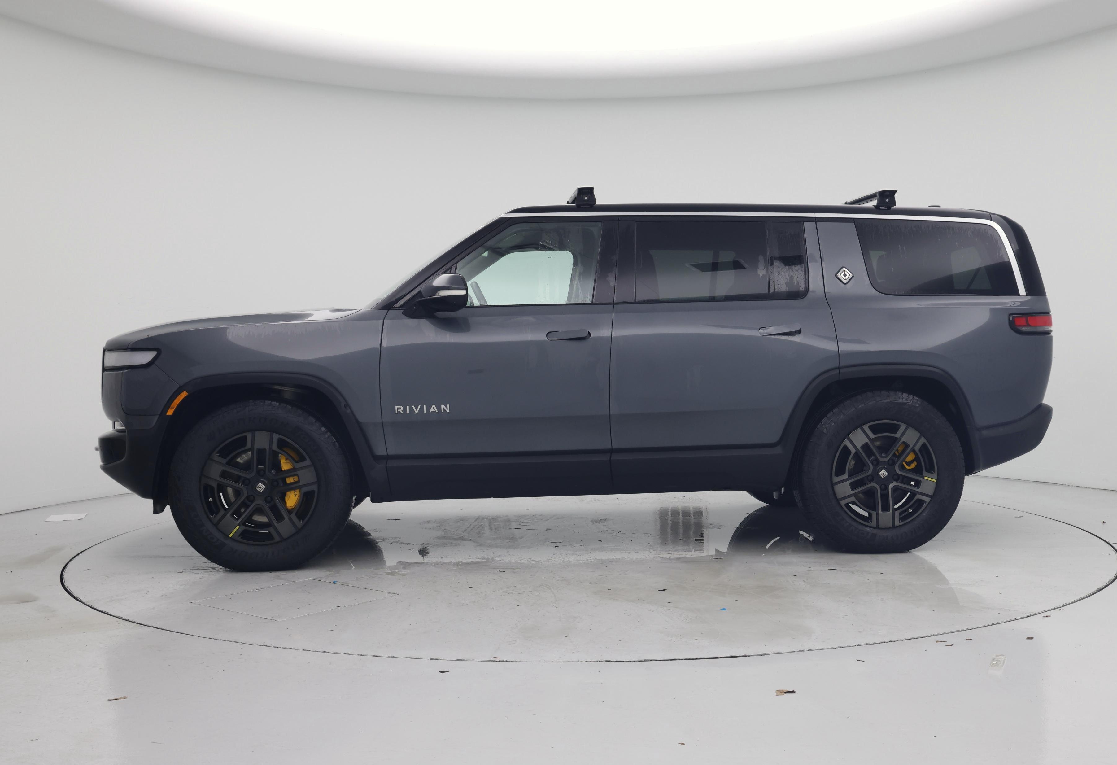 Thumbnail: 2023 Rivian R1S - 3