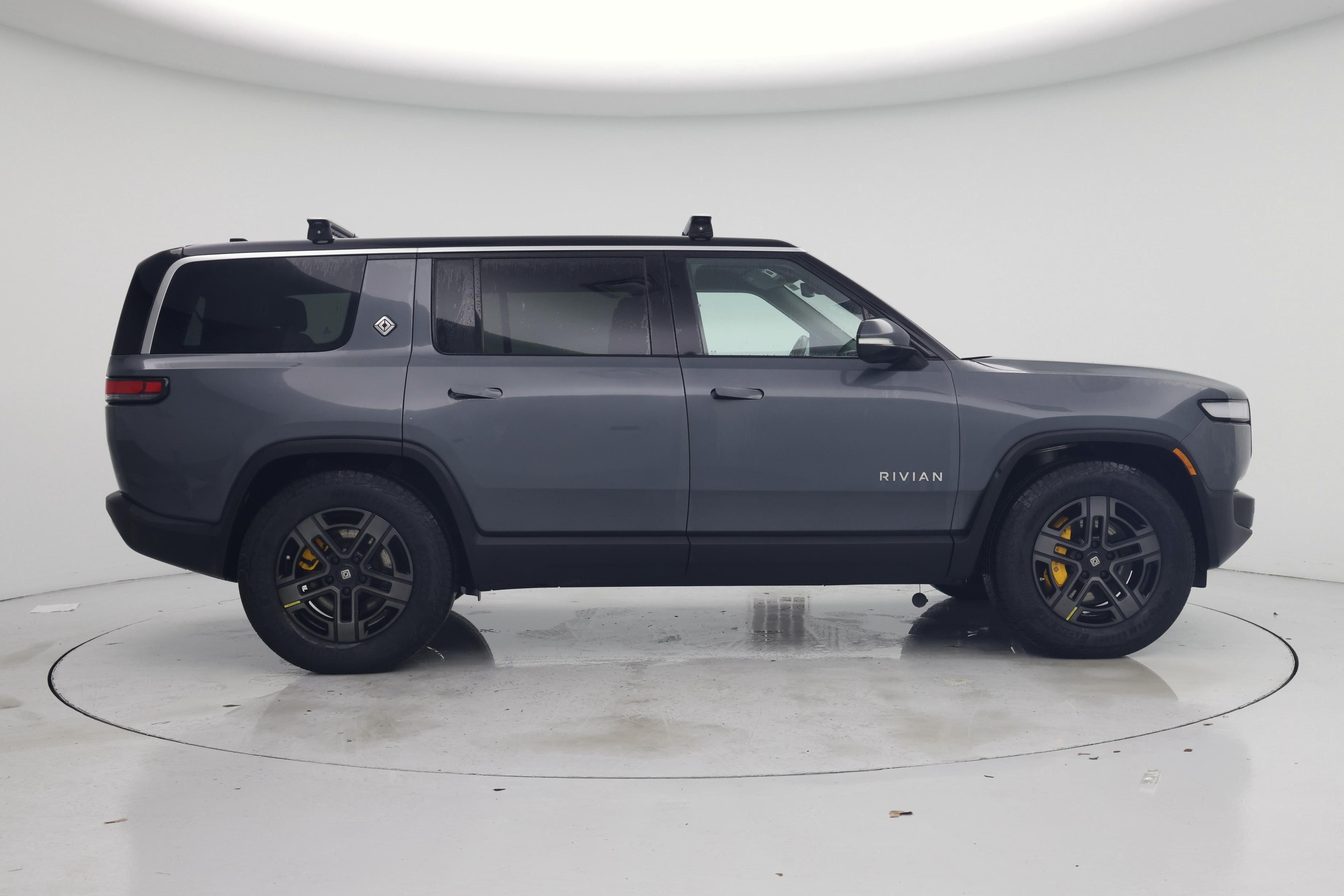 Thumbnail: 2023 Rivian R1S - 7