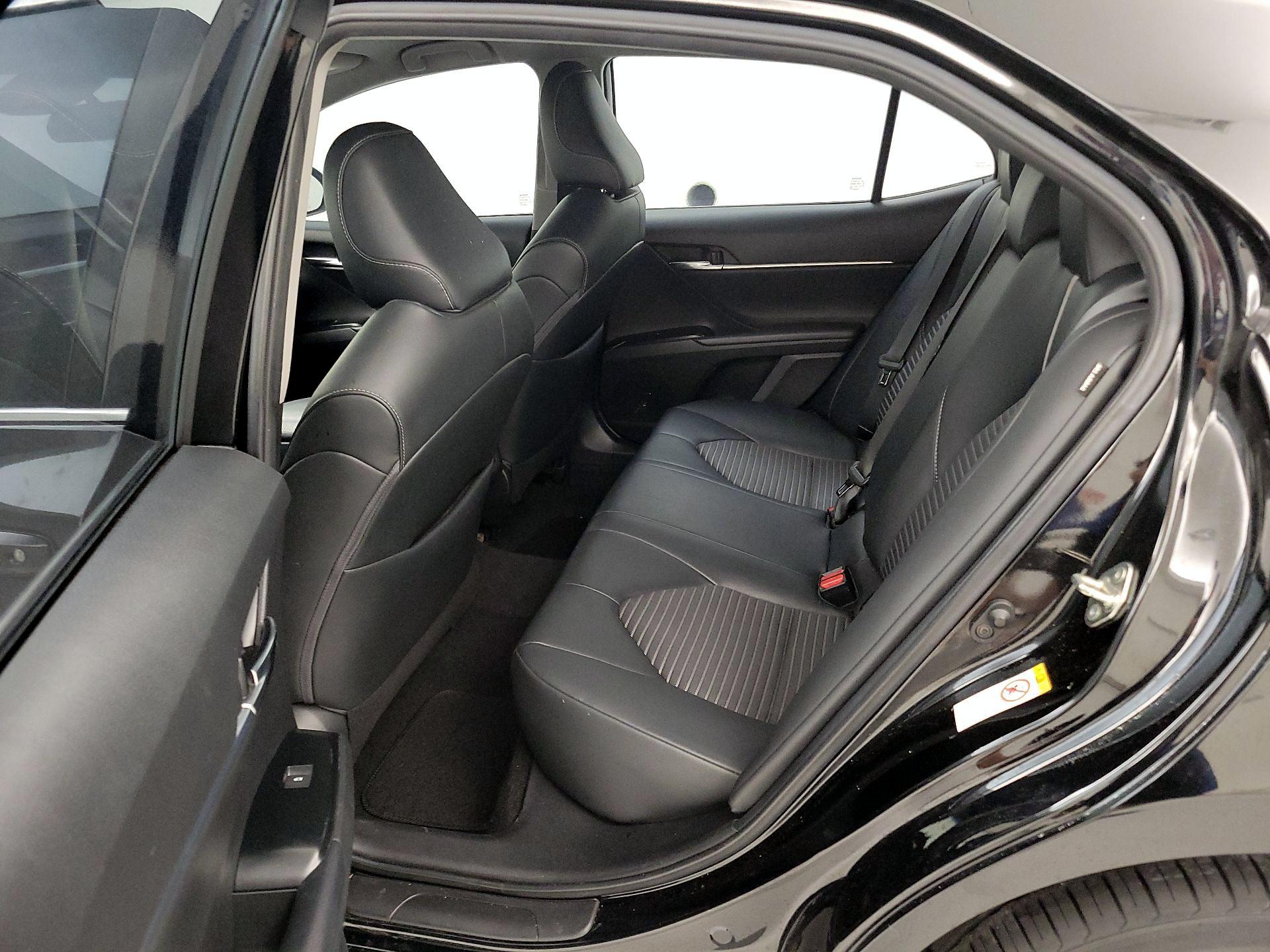 Thumbnail: 2019 Toyota Camry - 19