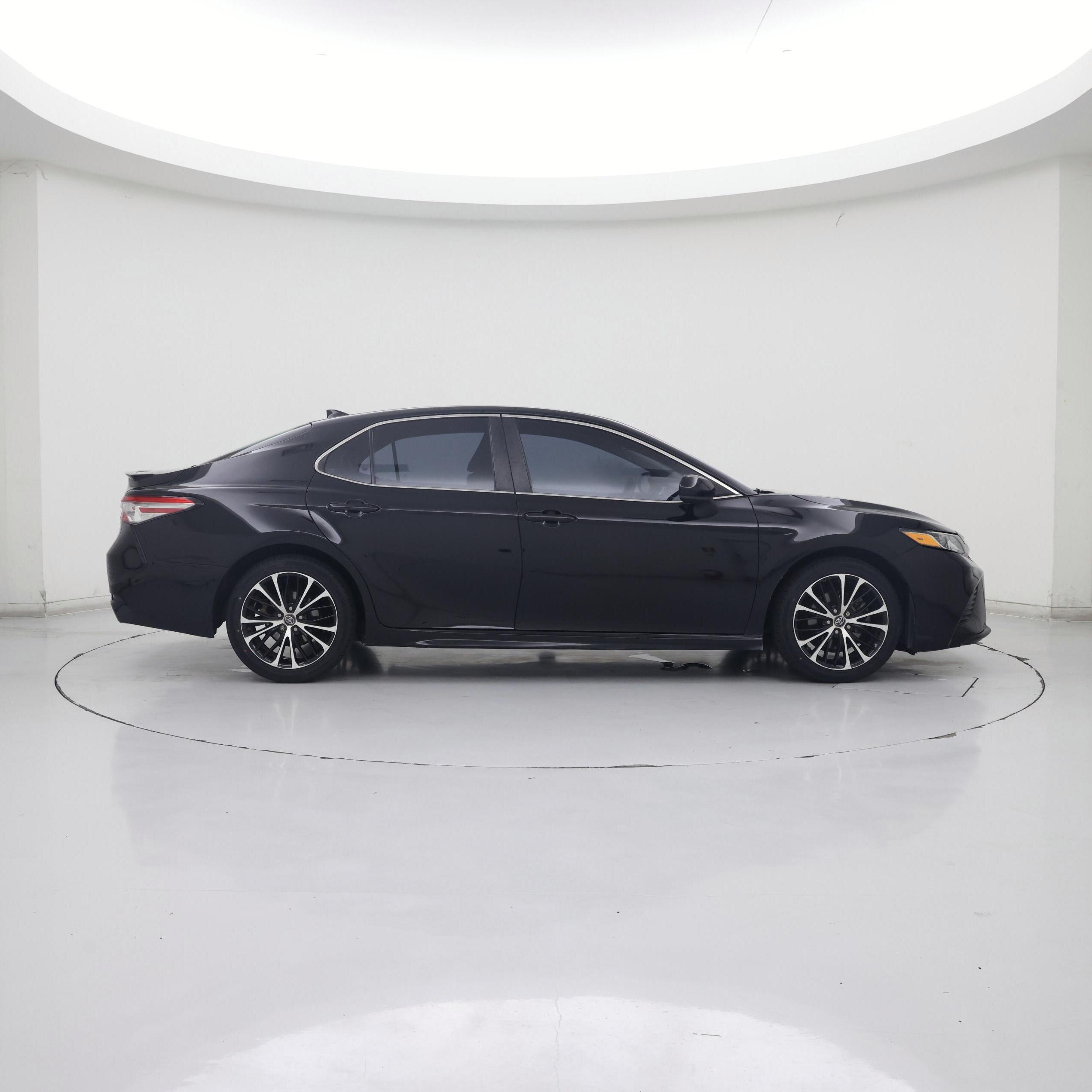Thumbnail: 2019 Toyota Camry - 7