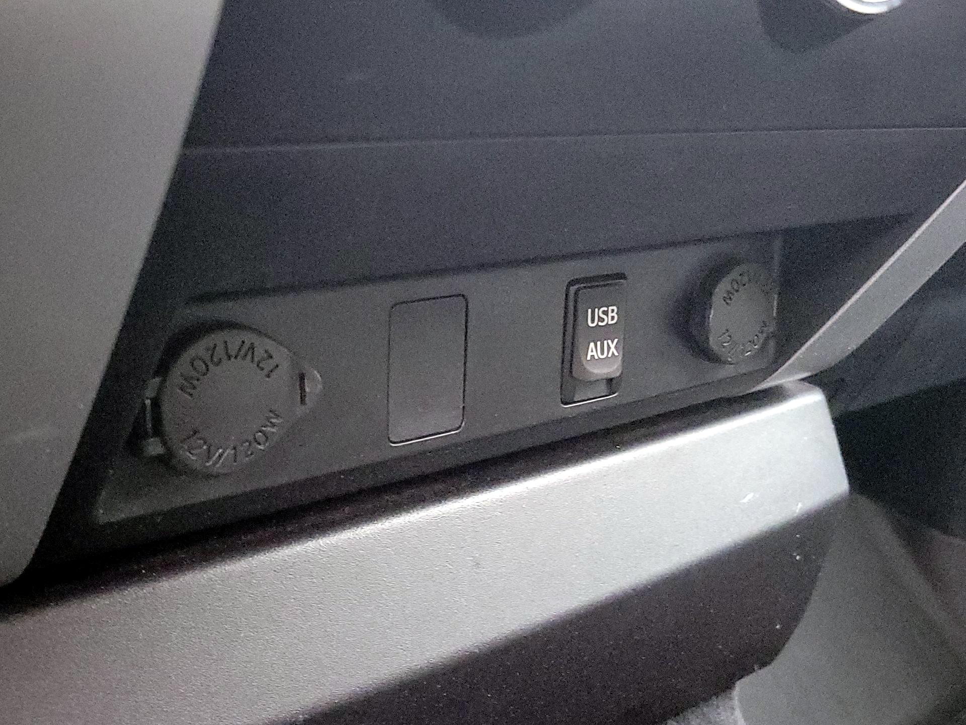 Thumbnail: 2014 Toyota Tundra - 18