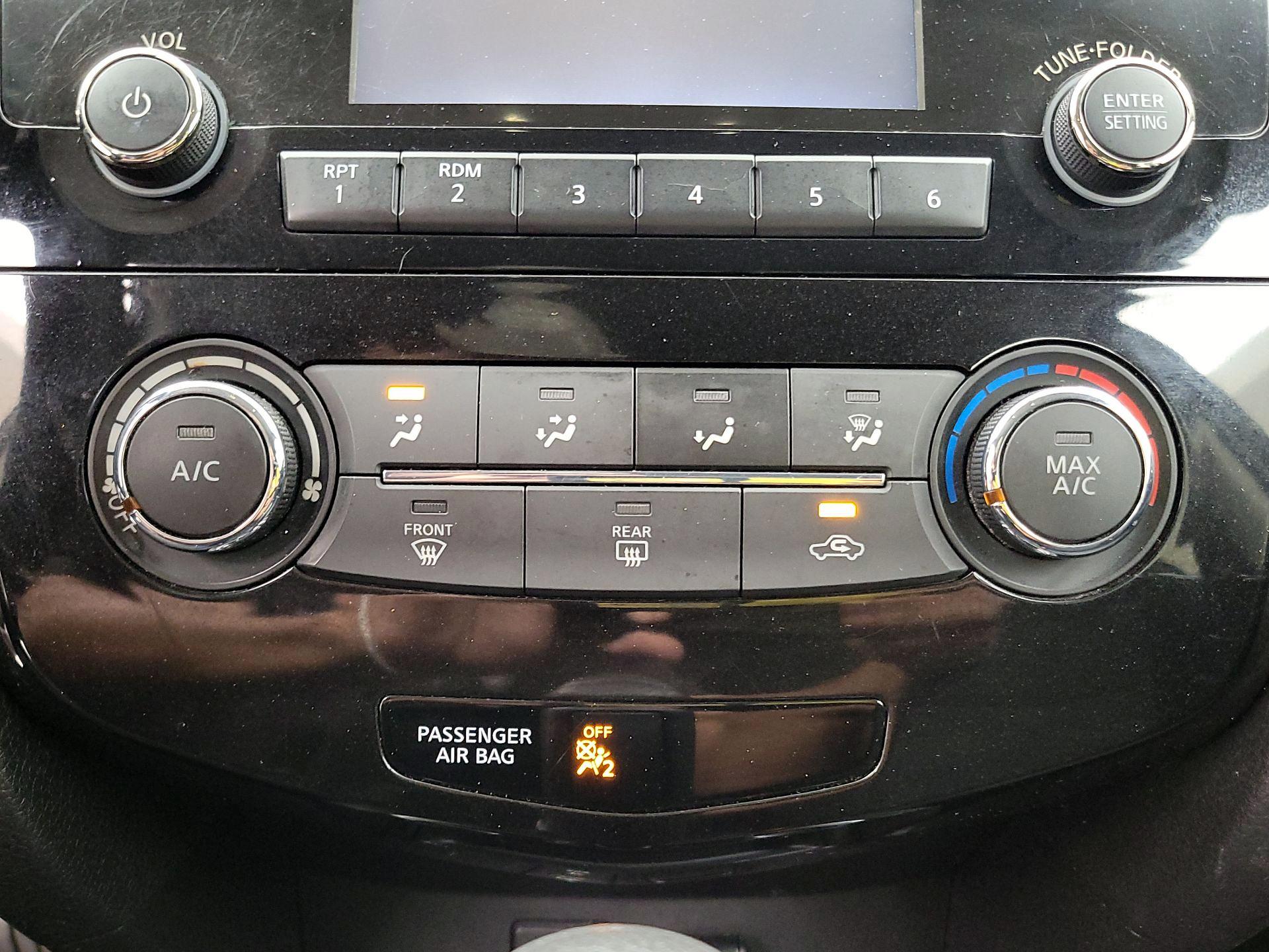 Thumbnail: 2014 Nissan Rogue - 16