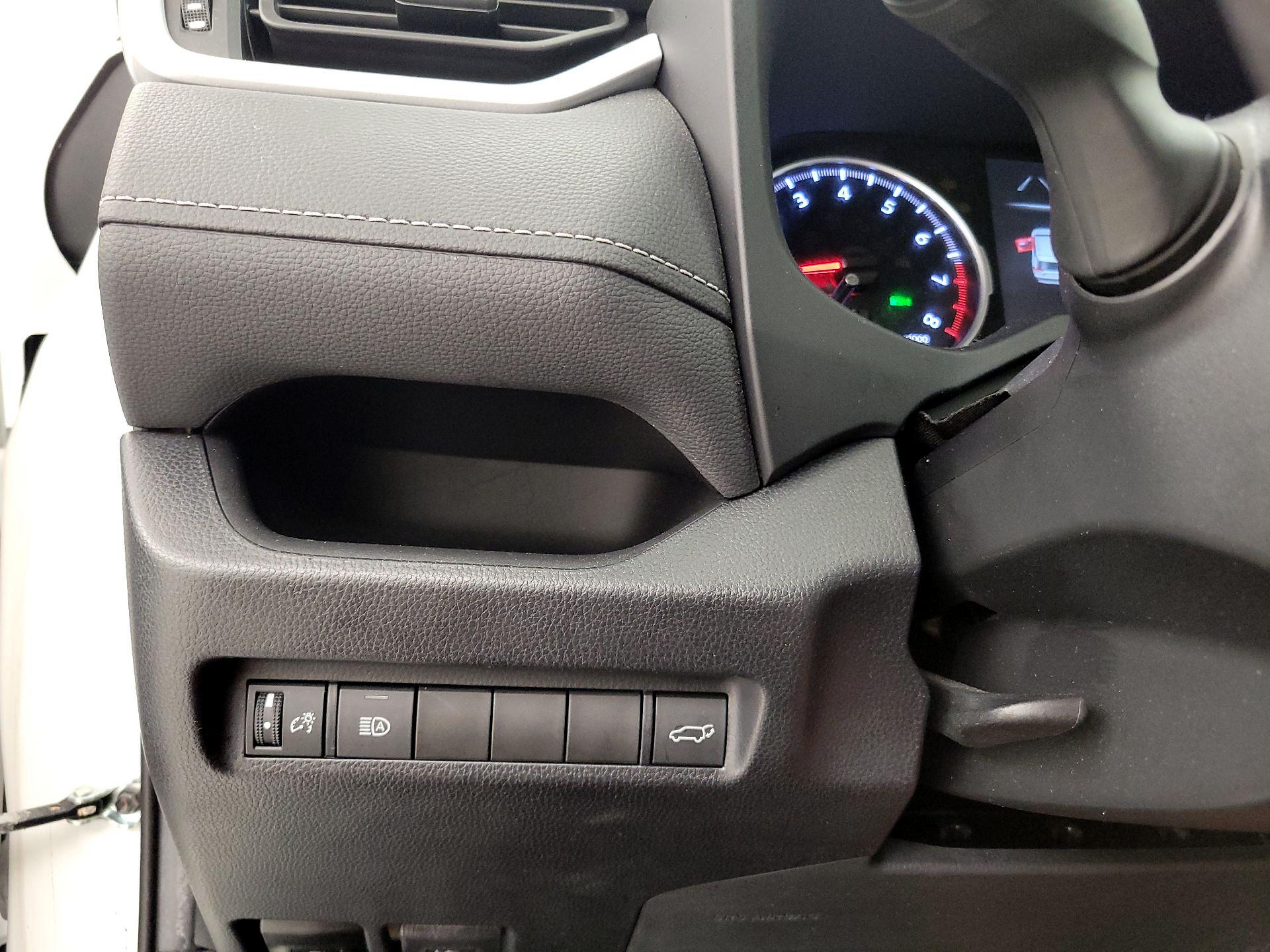 Thumbnail: 2021 Toyota RAV4 - 13