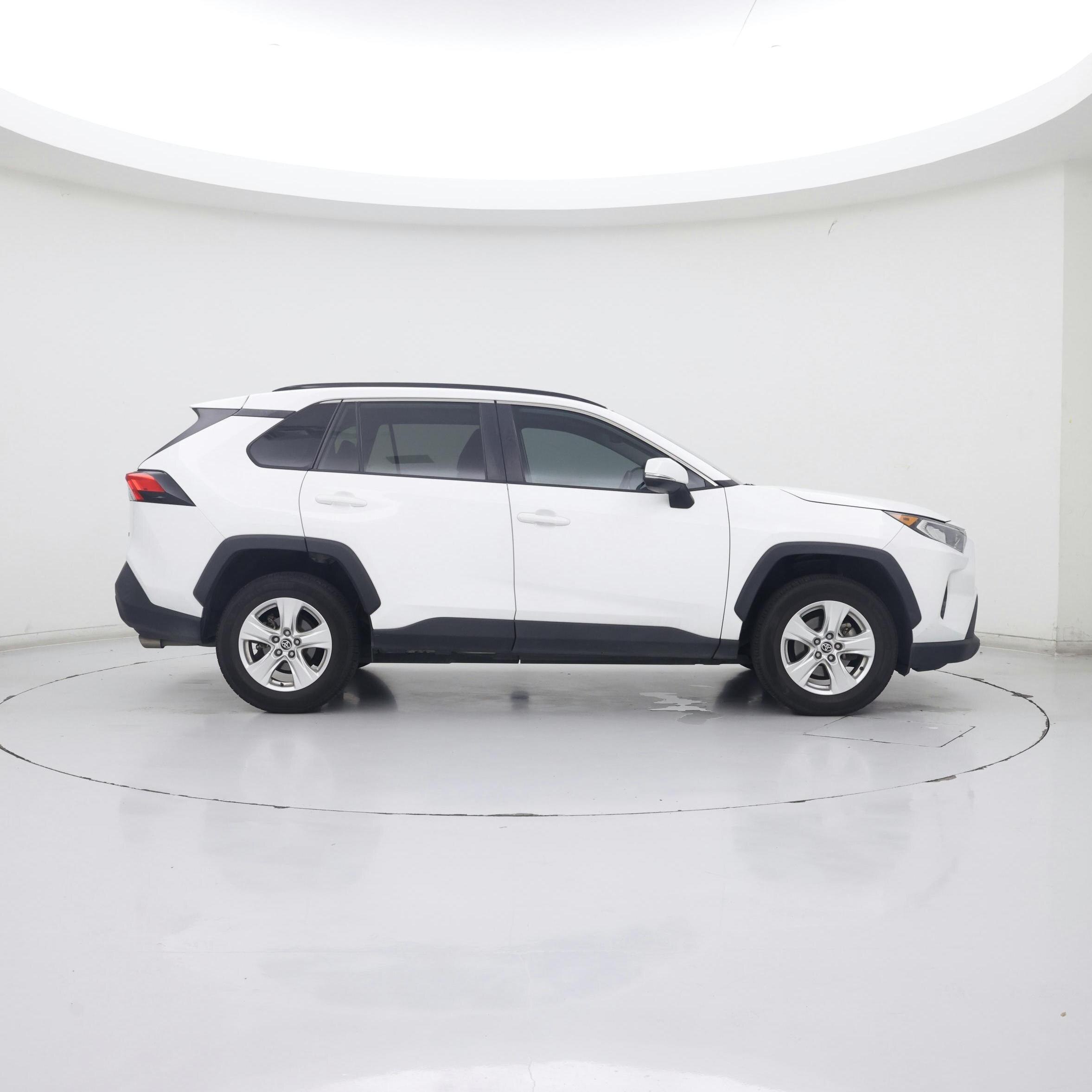 Thumbnail: 2021 Toyota RAV4 - 7