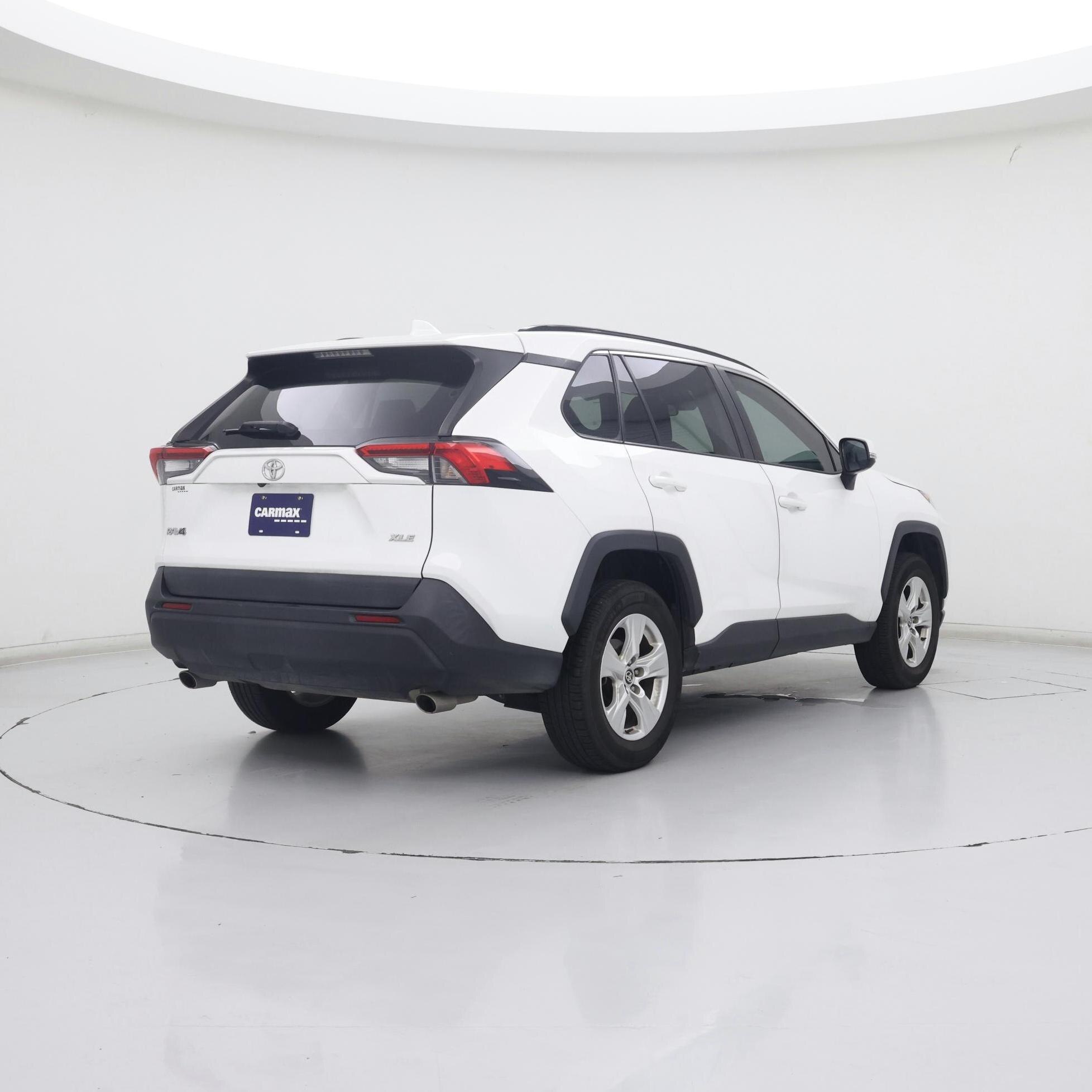 Thumbnail: 2021 Toyota RAV4 - 8