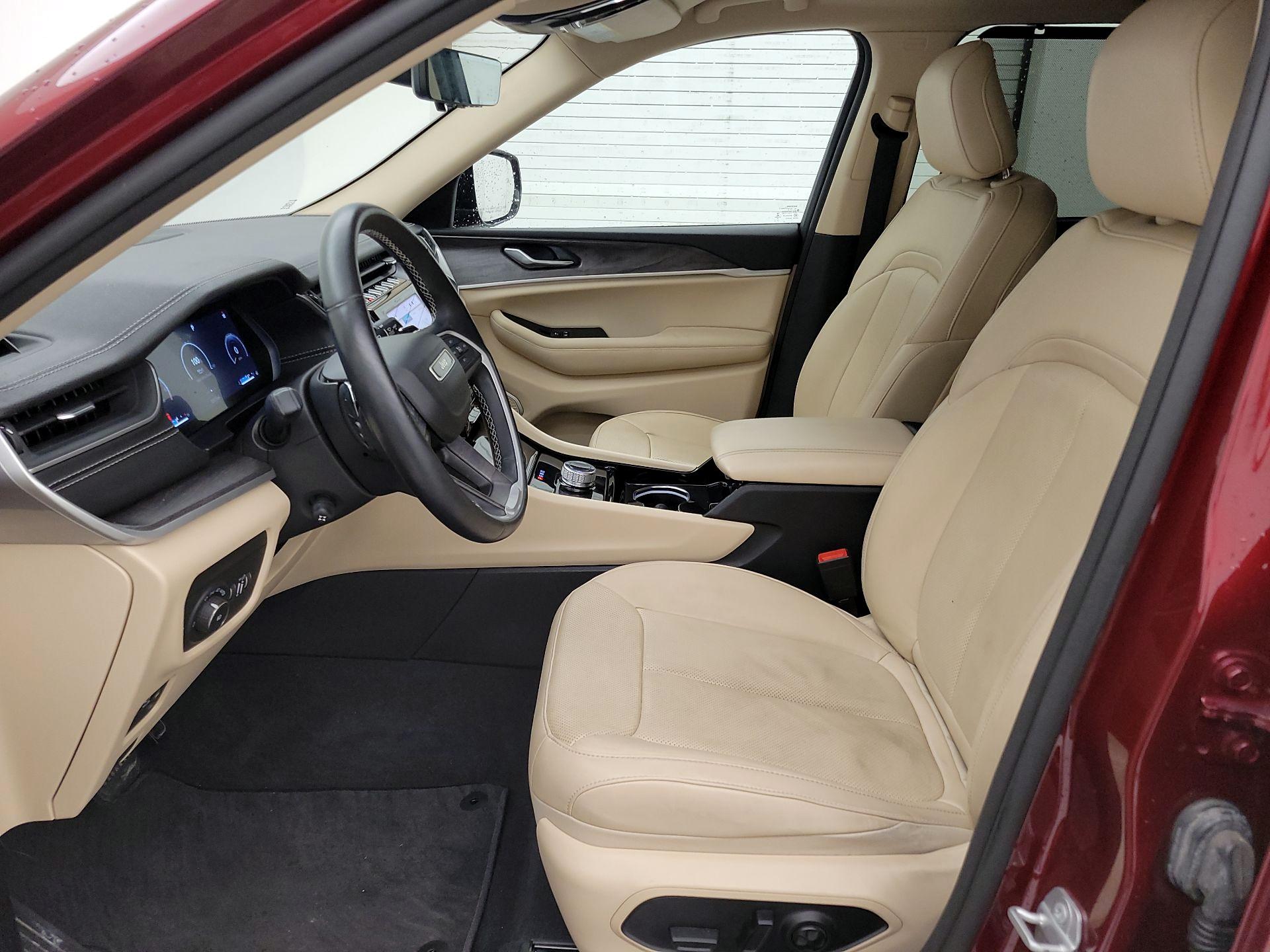Thumbnail: 2022 Jeep Grand Cherokee - 11