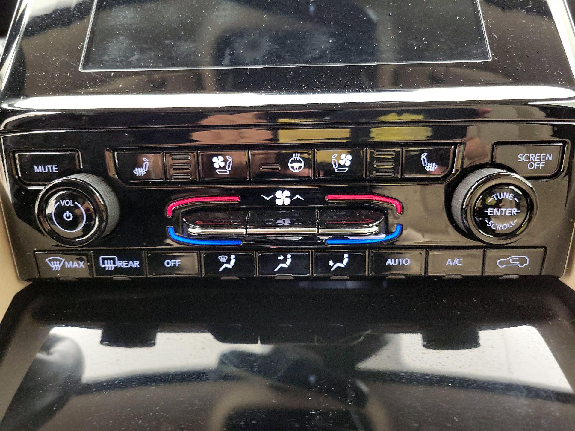 Thumbnail: 2022 Jeep Grand Cherokee - 16