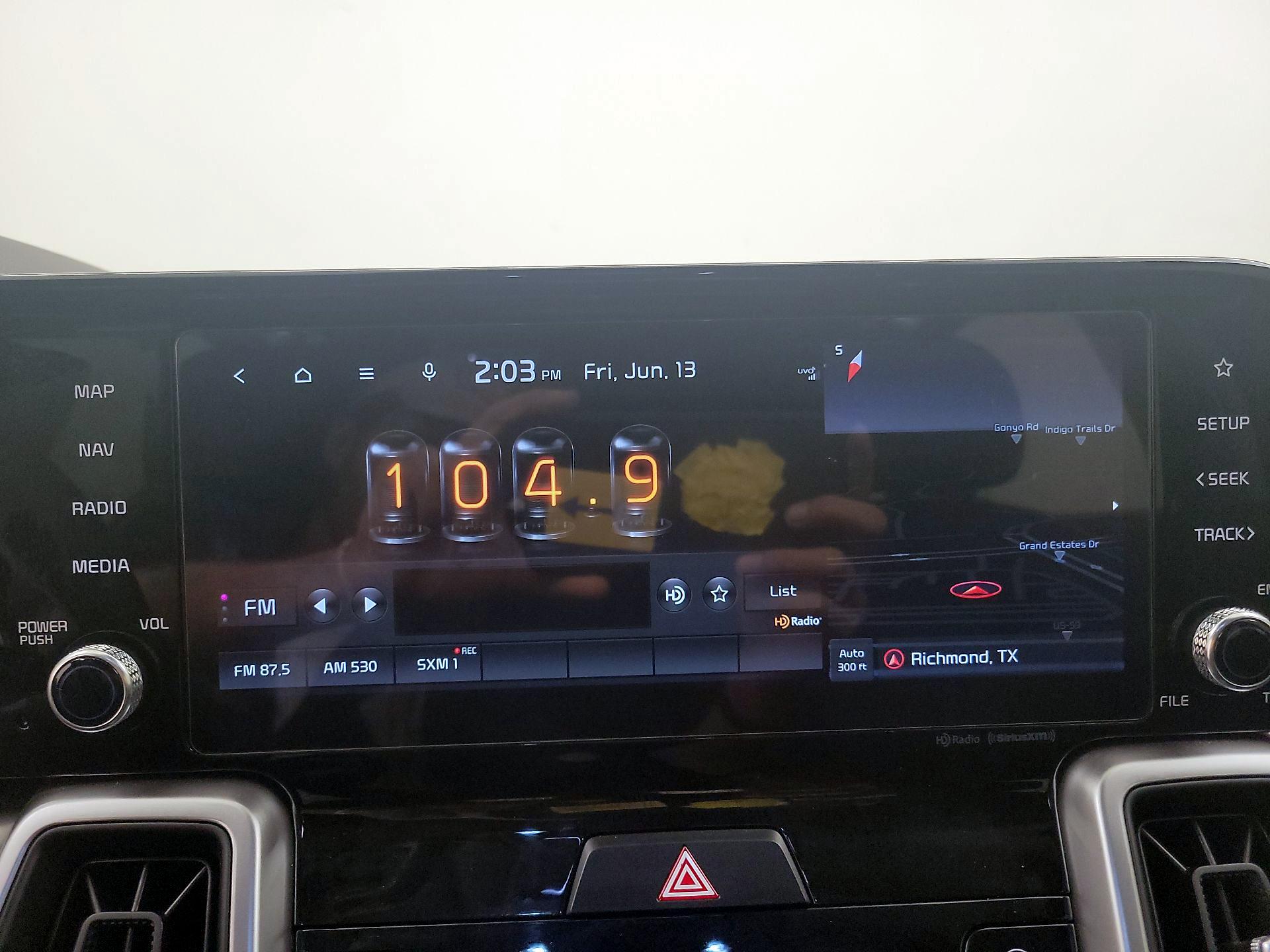 Thumbnail: 2022 Kia Sorento - 16