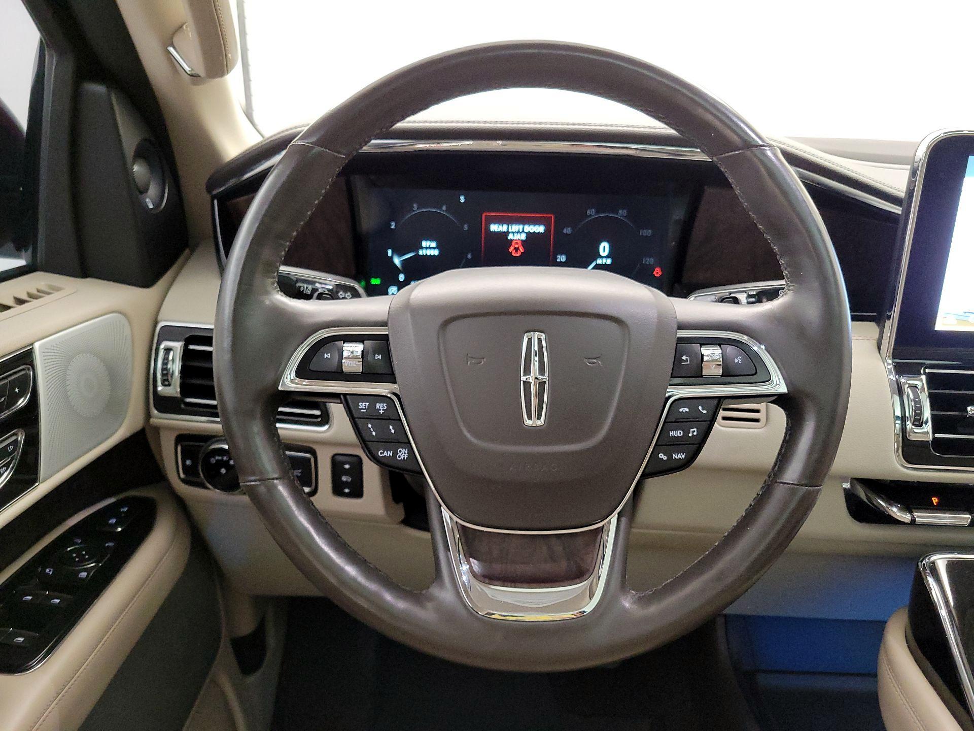 Thumbnail: 2018 Lincoln Navigator - 10