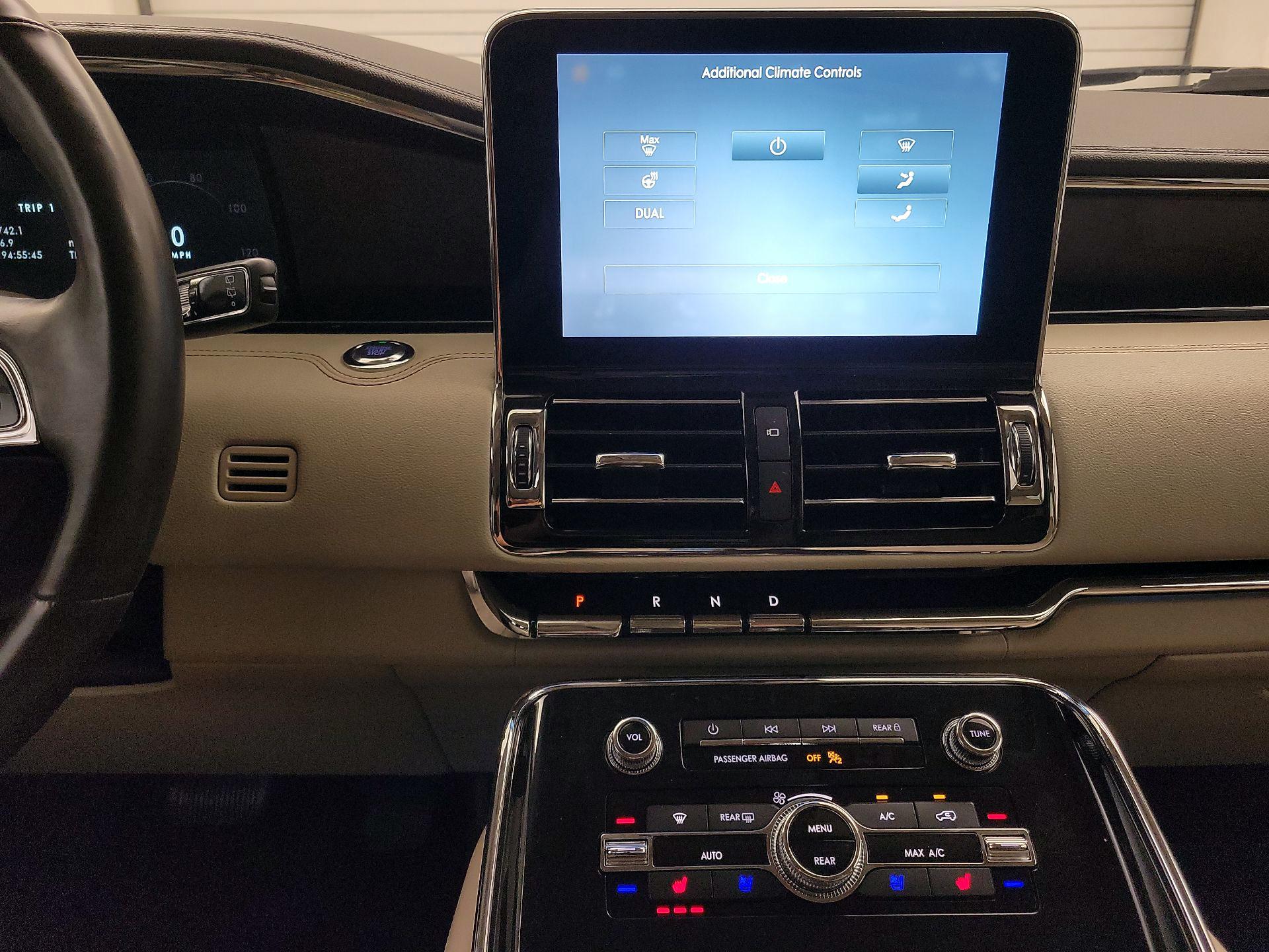 Thumbnail: 2018 Lincoln Navigator - 17