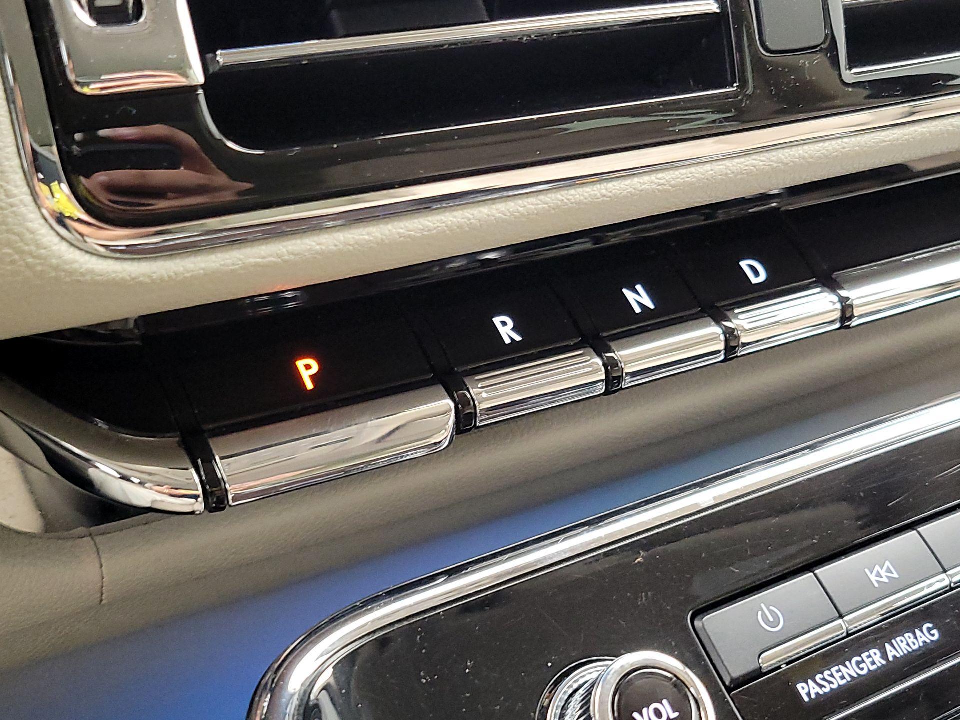 Thumbnail: 2018 Lincoln Navigator - 18