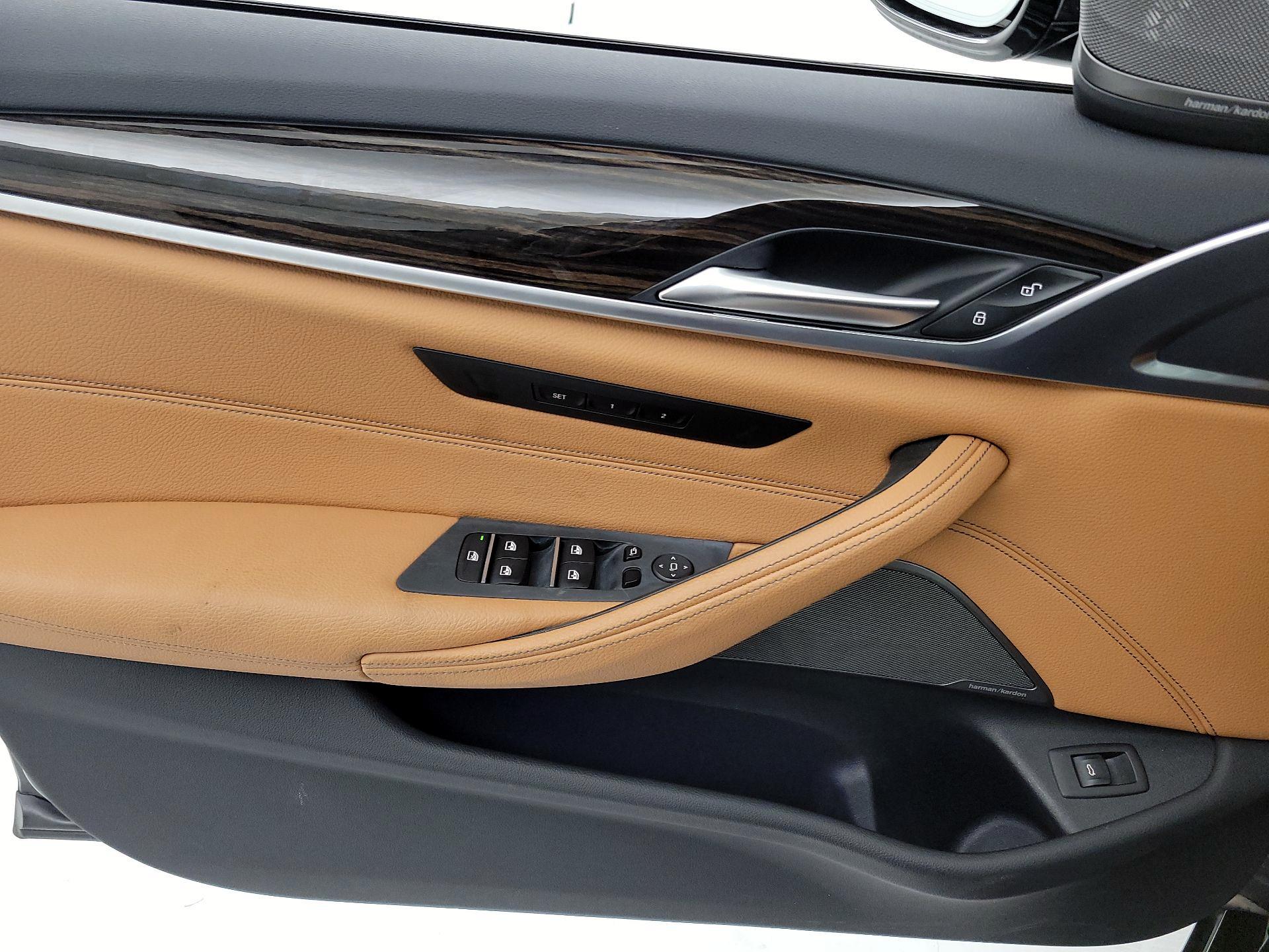 Thumbnail: 2022 BMW 5 Series - 12