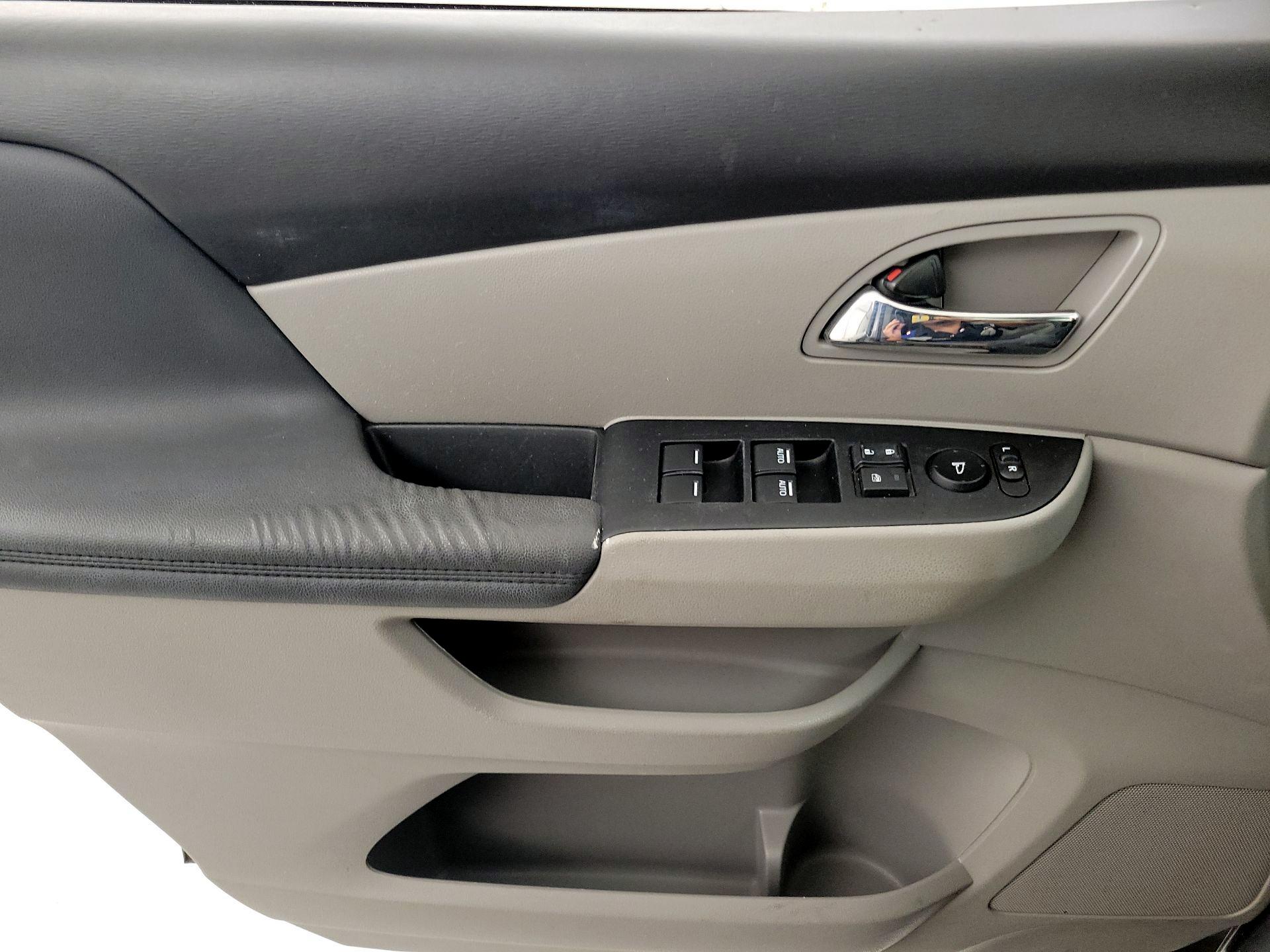 Thumbnail: 2017 Honda Odyssey - 12