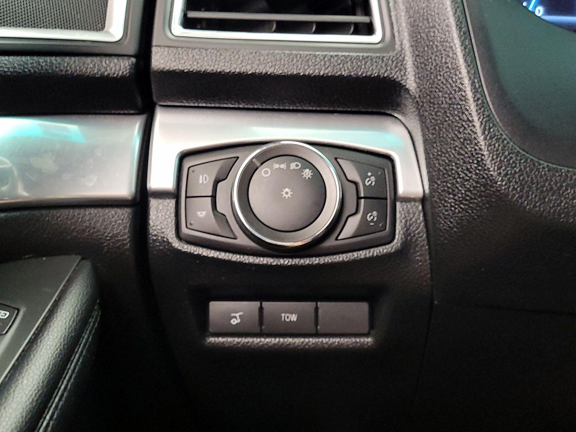 Thumbnail: 2017 Ford Explorer - 13