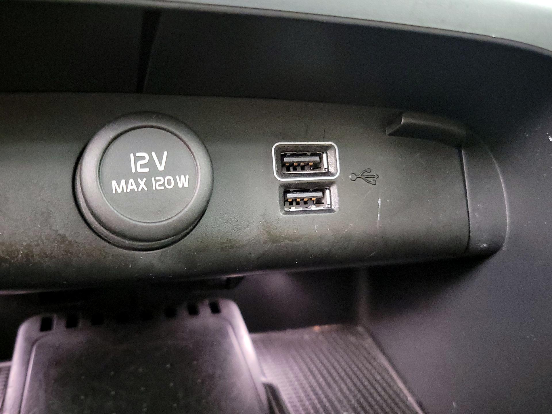 Thumbnail: 2020 Volvo XC40 - 18