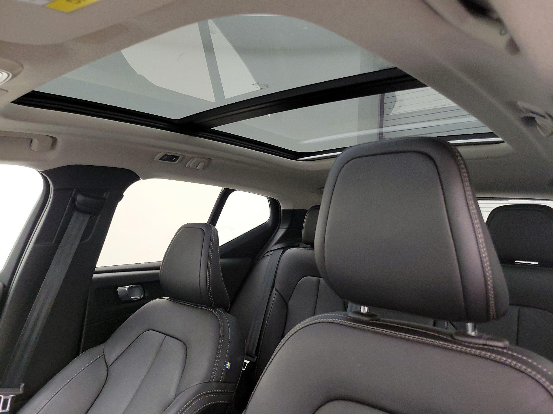 Thumbnail: 2020 Volvo XC40 - 19