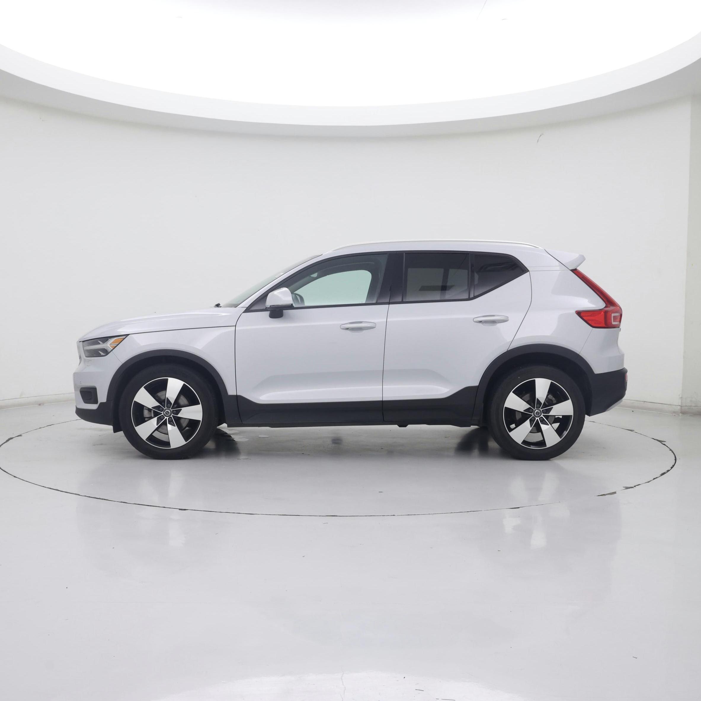 Thumbnail: 2020 Volvo XC40 - 3